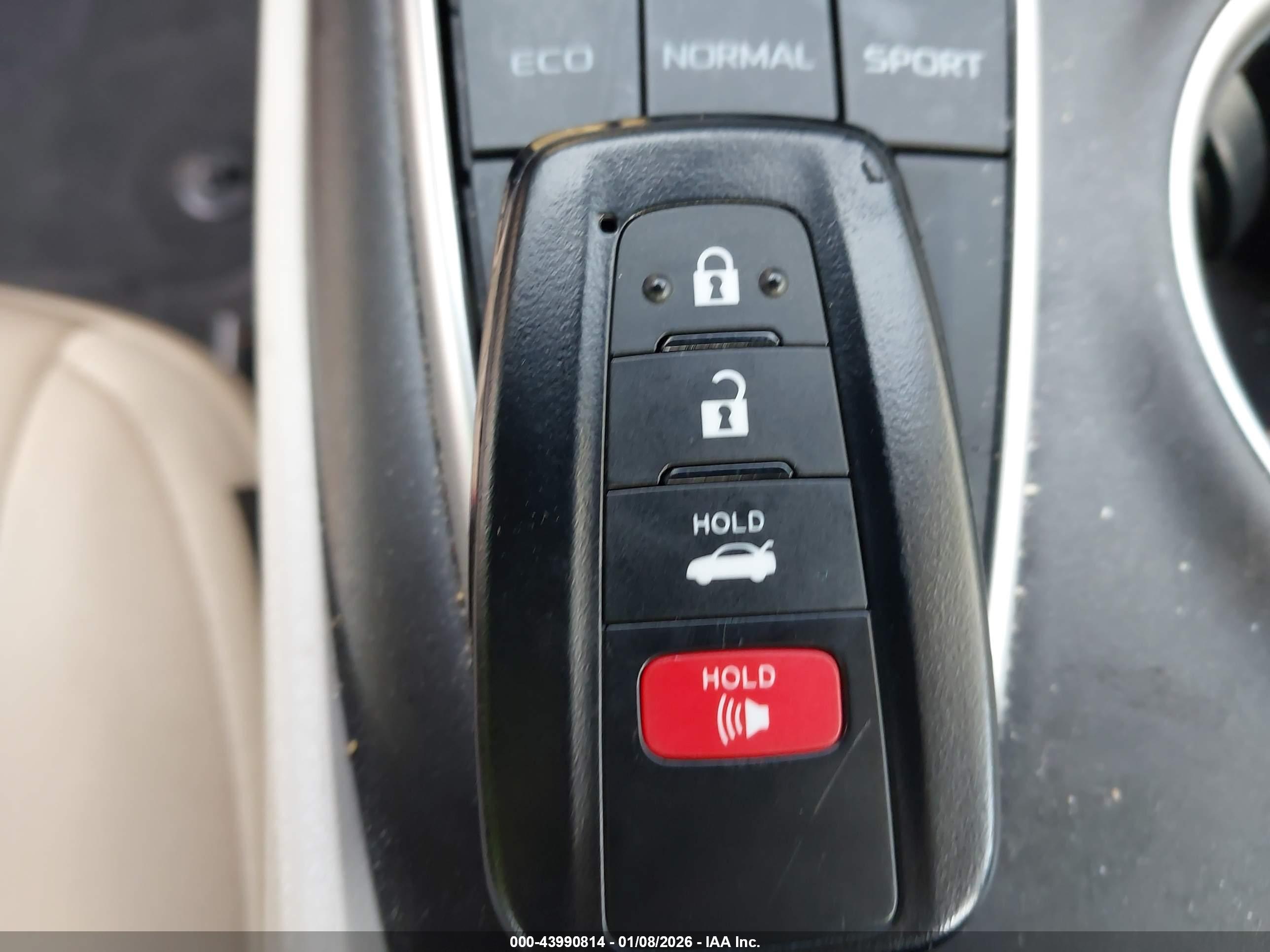 TOYOTA CAMRY image 11