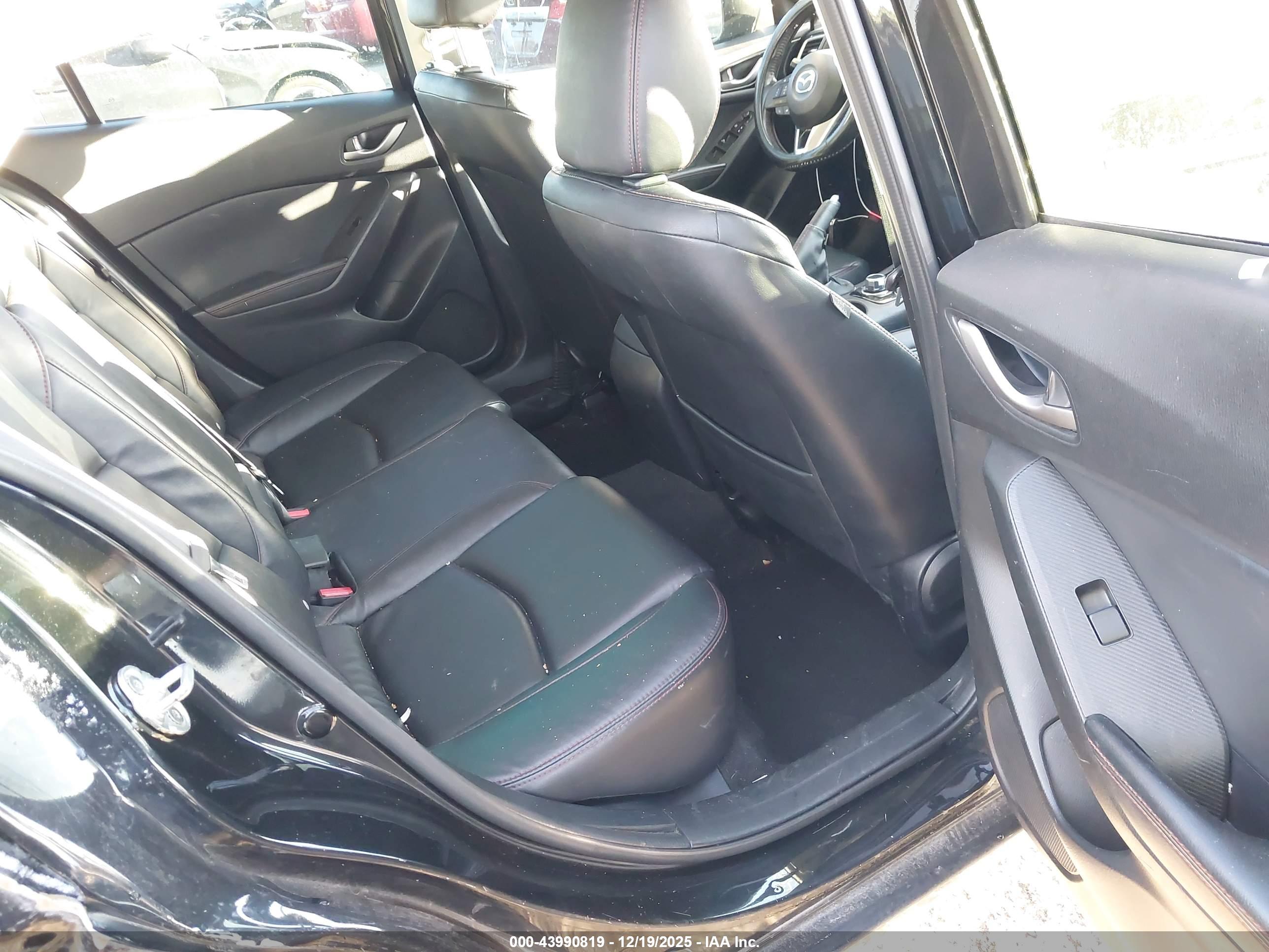 MAZDA MAZDA3 image 8