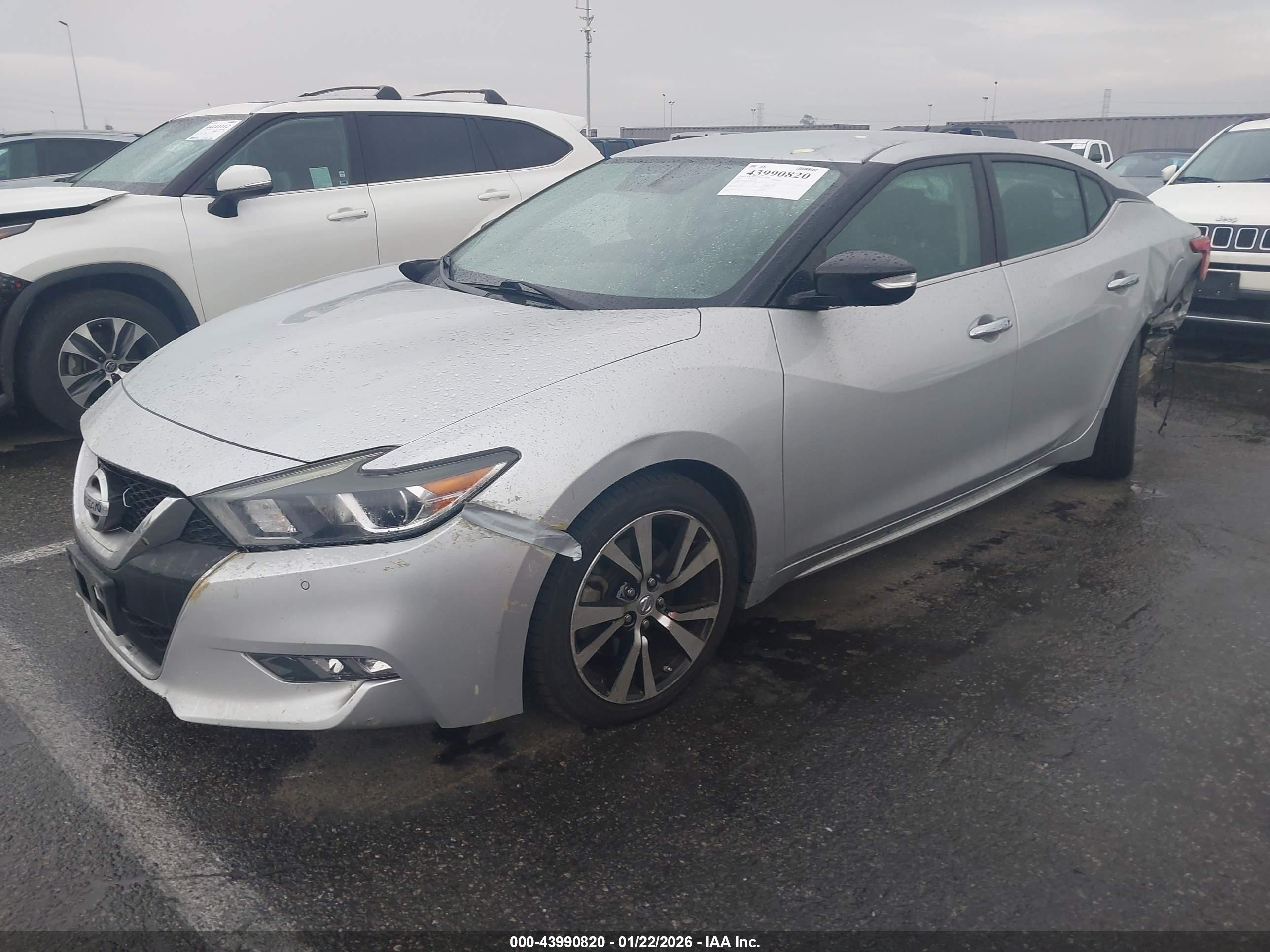 NISSAN MAXIMA image 2