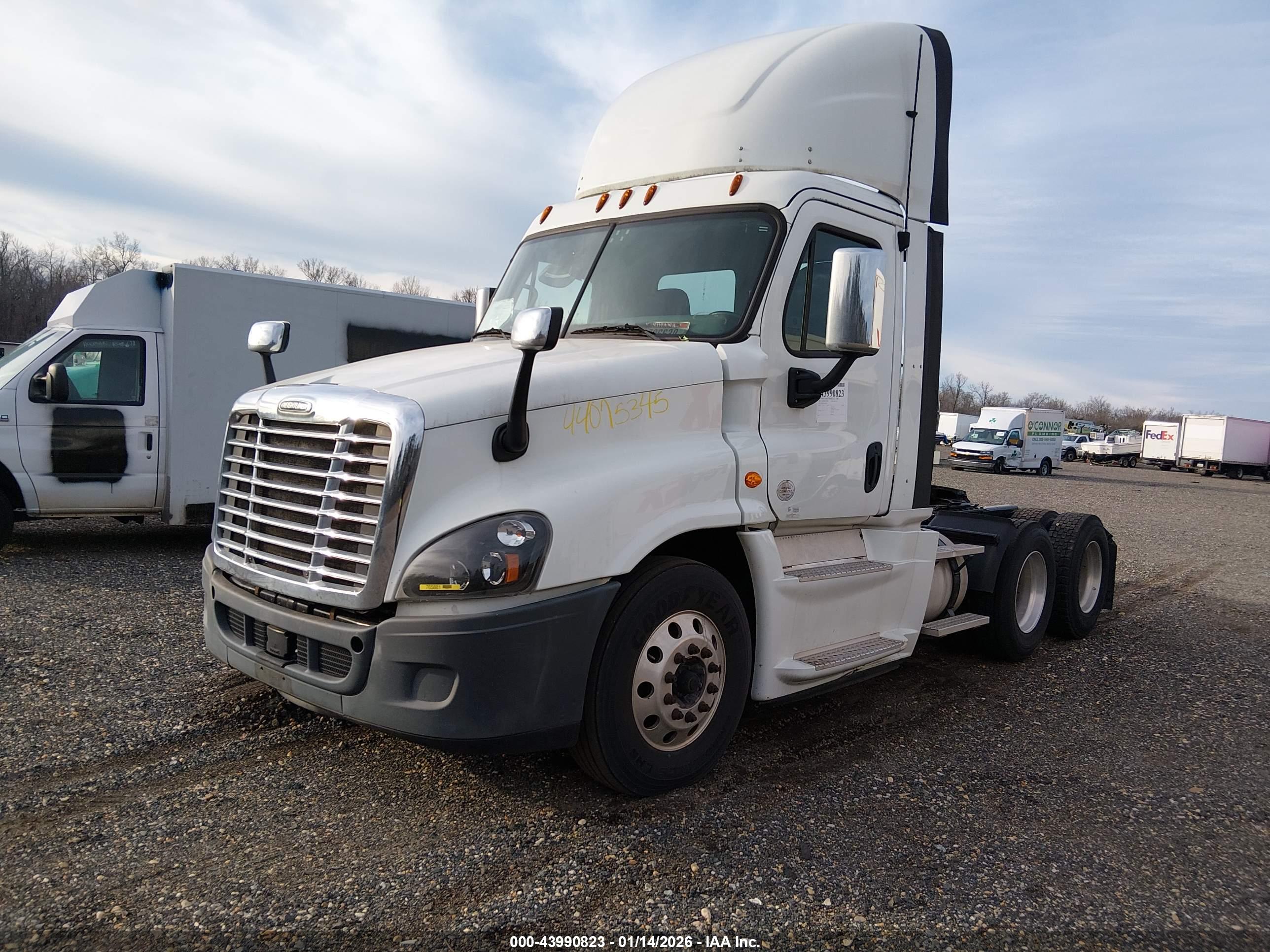 FREIGHTLINER CASCADIA image 2