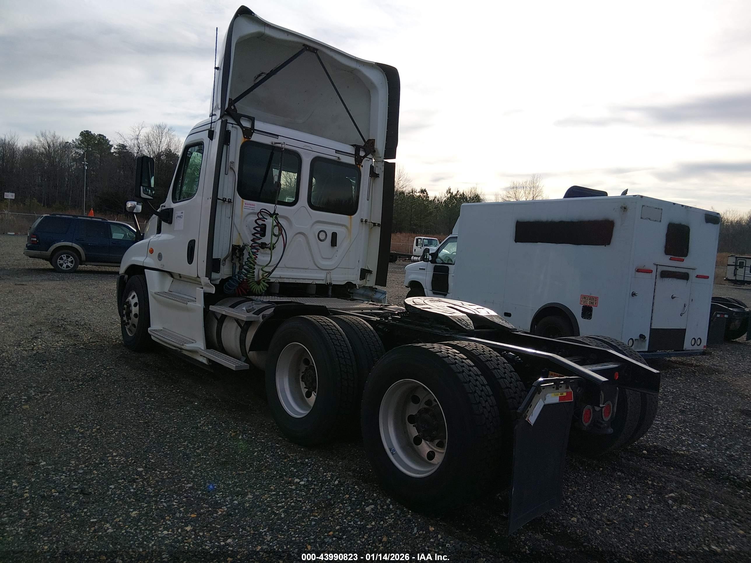 FREIGHTLINER CASCADIA image 3