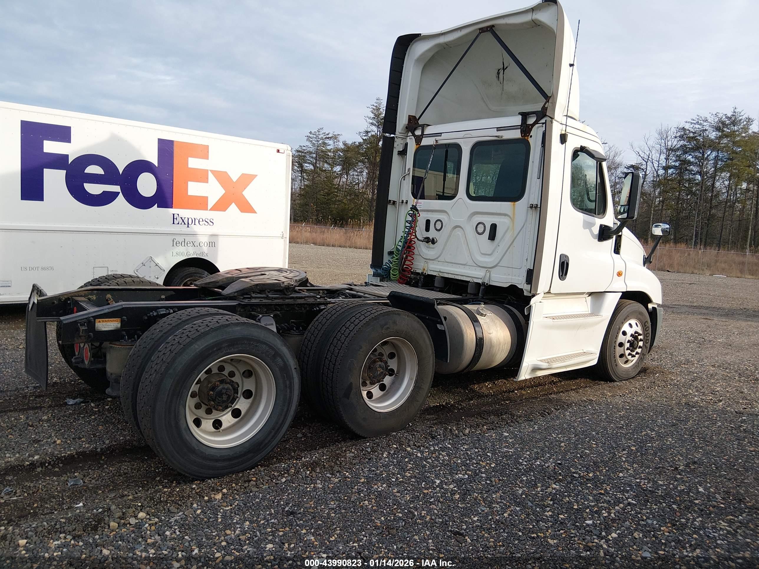 FREIGHTLINER CASCADIA image 4