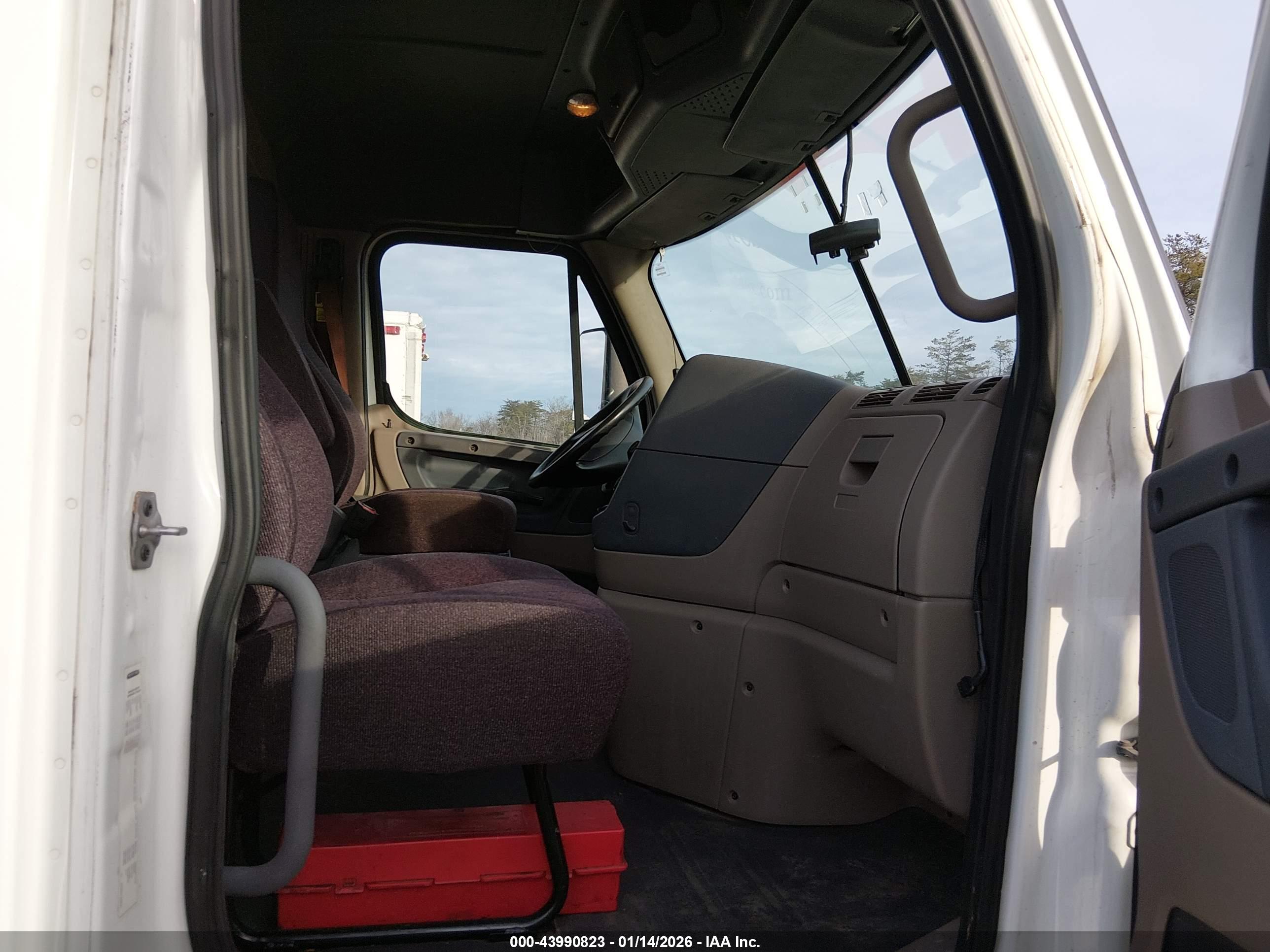 FREIGHTLINER CASCADIA image 7