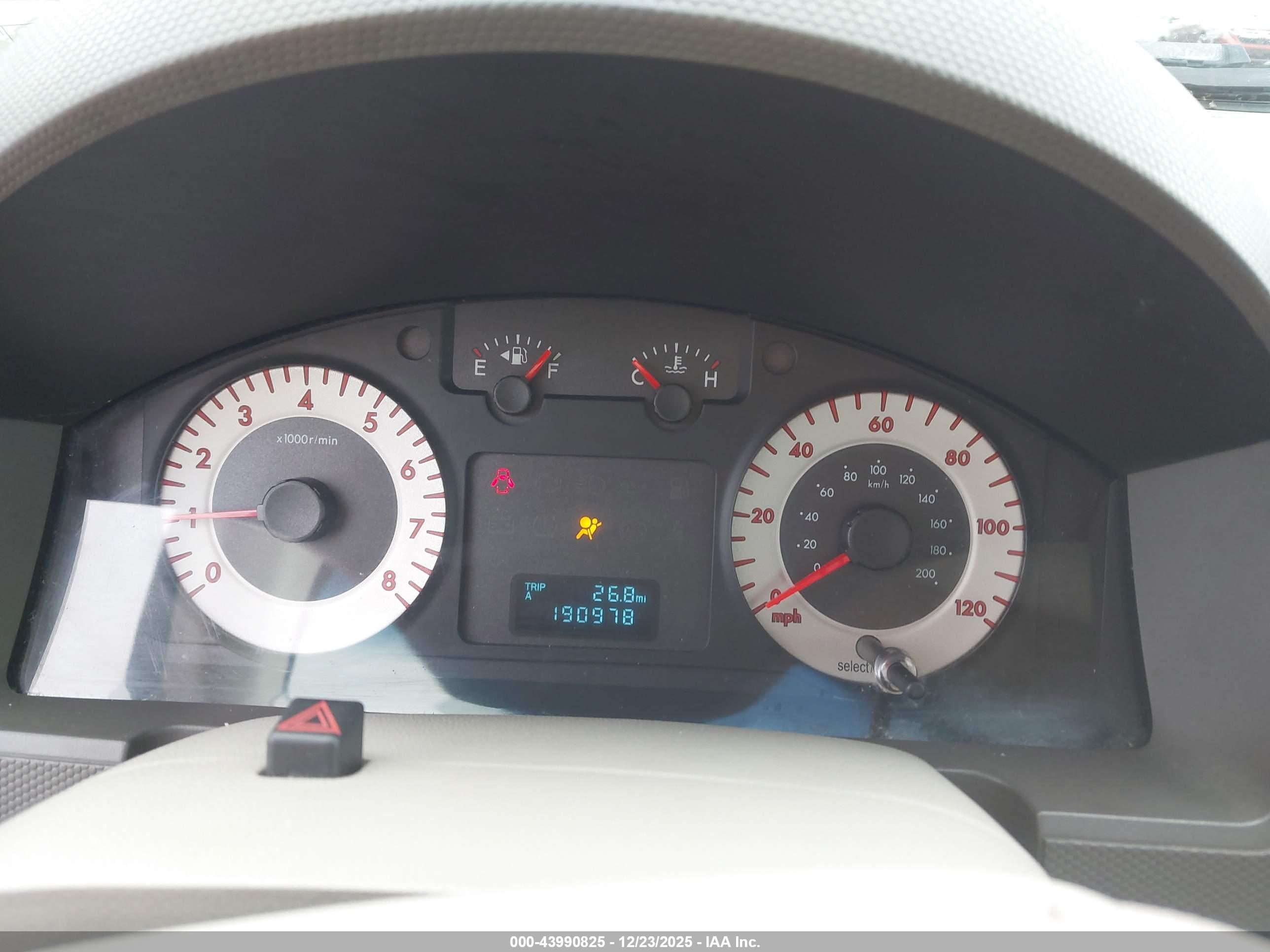 MAZDA TRIBUTE image 7