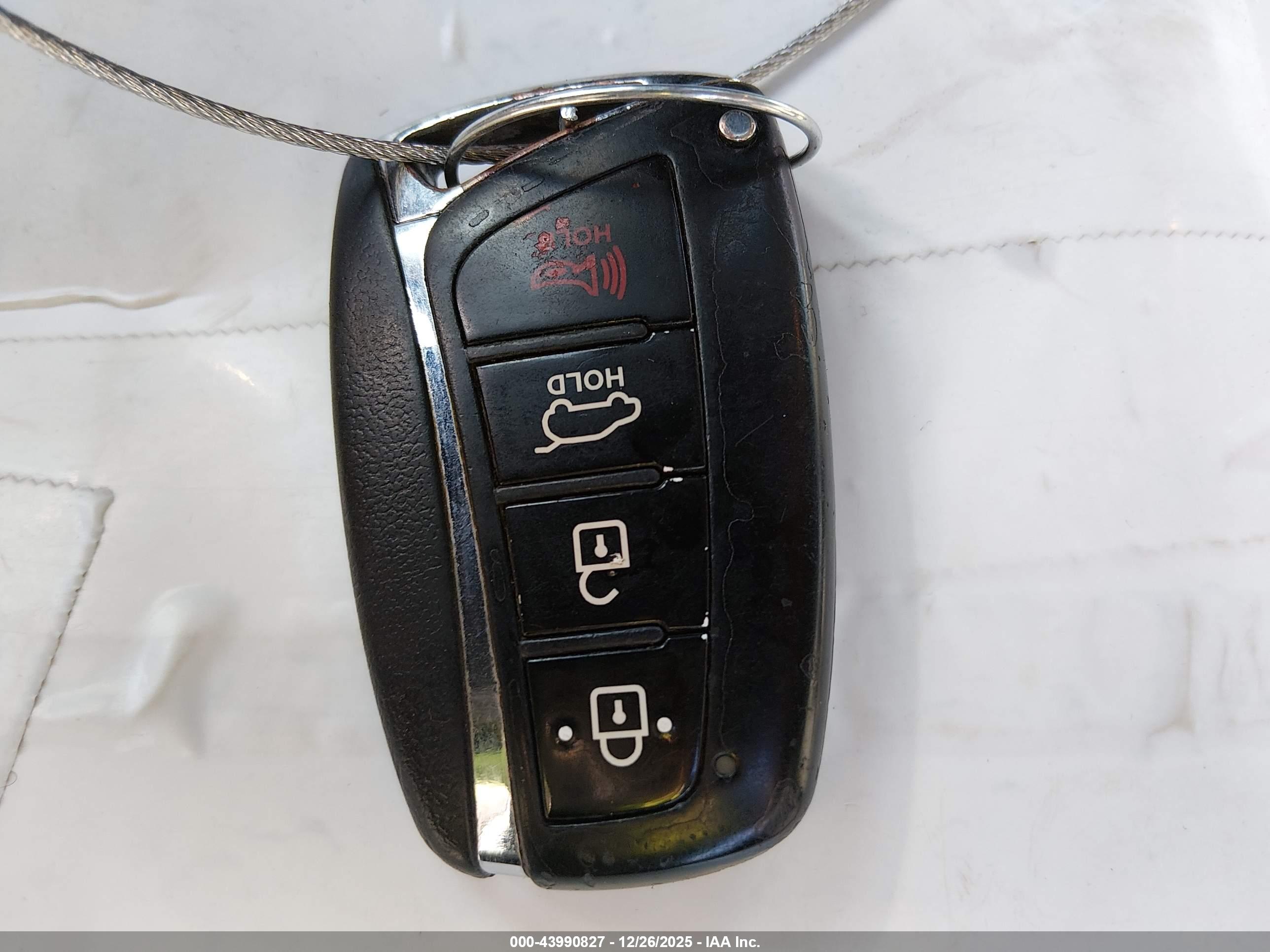 HYUNDAI SANTA image 11