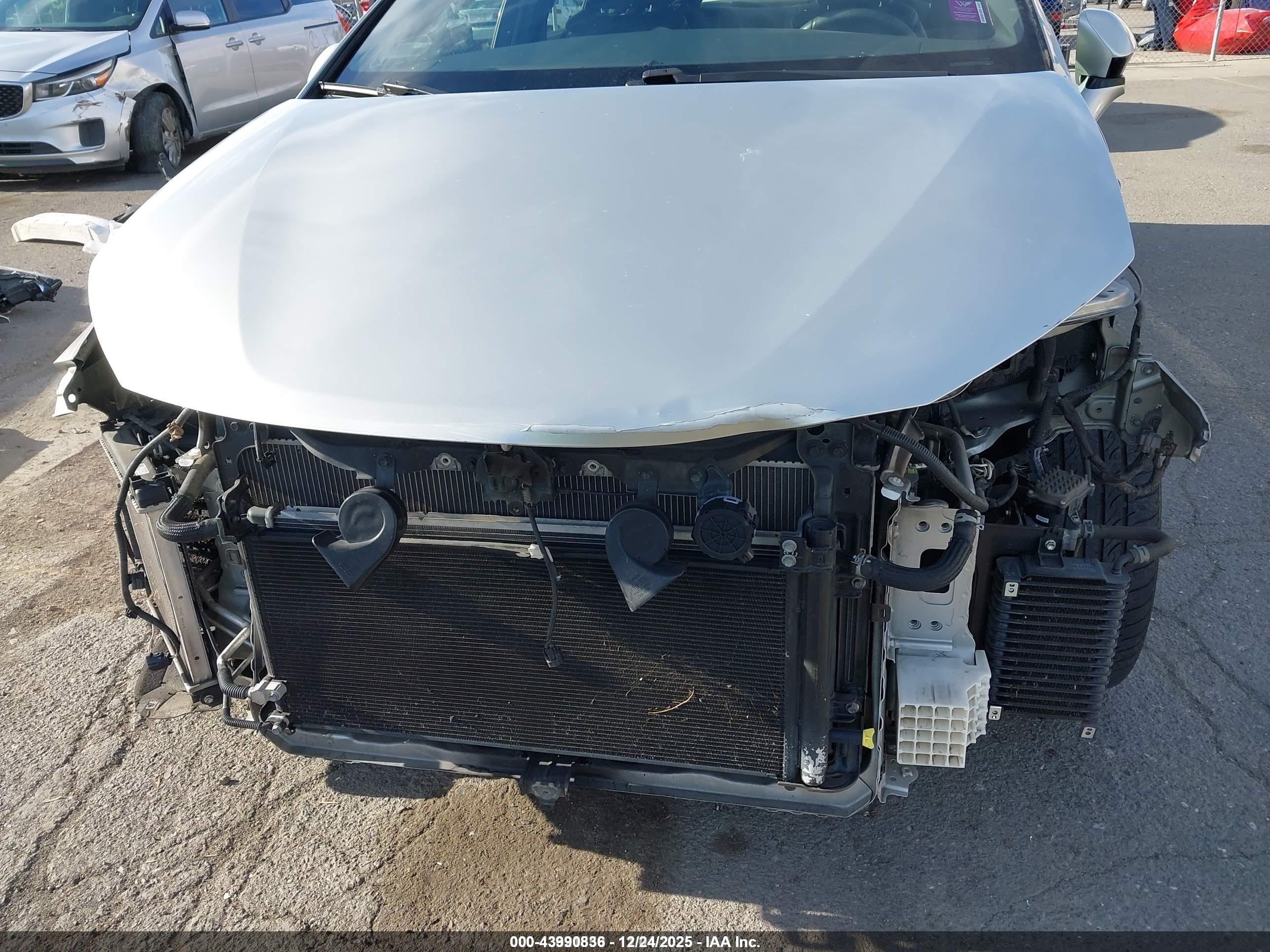 TOYOTA MIRAI image 6