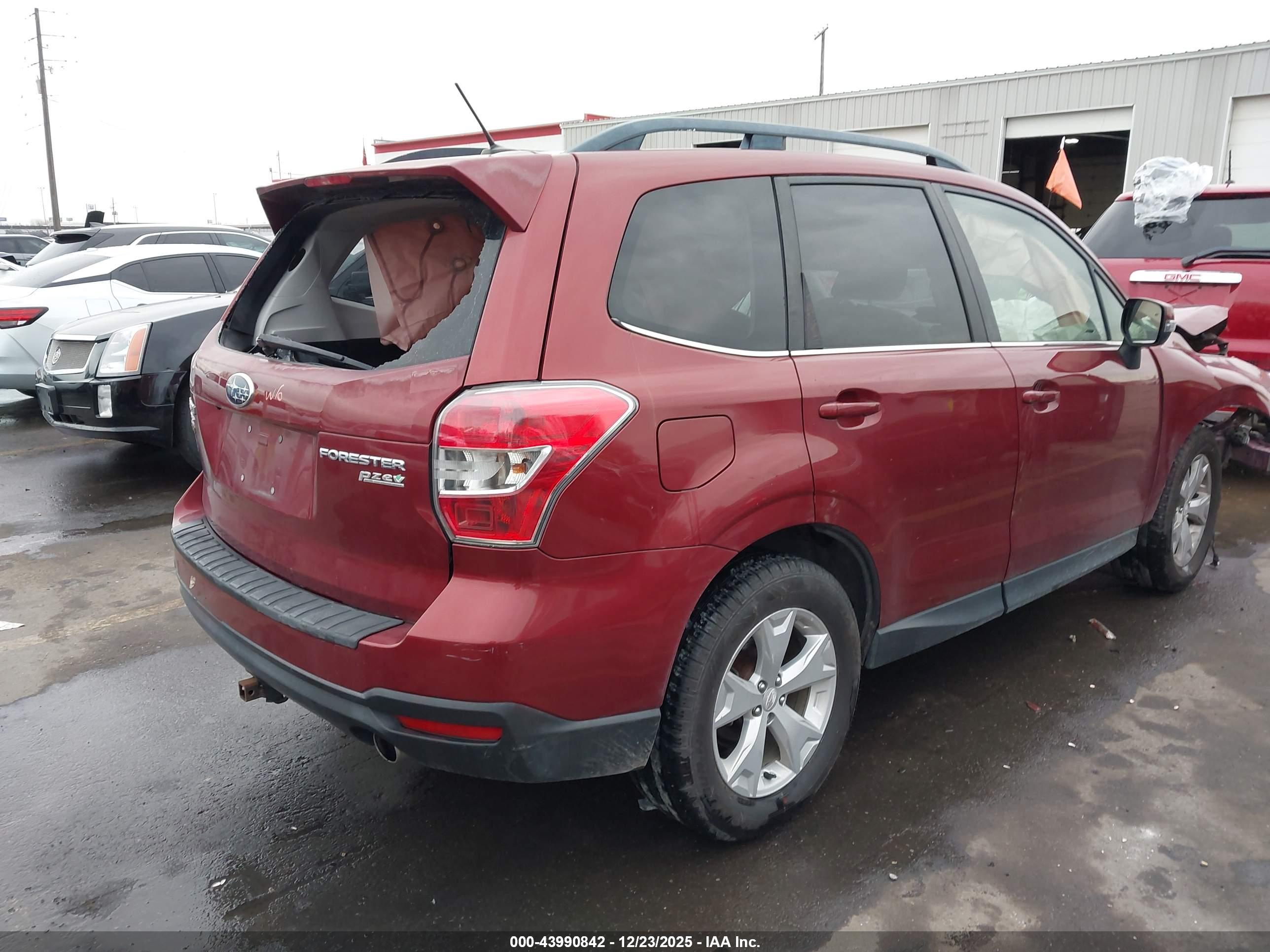 SUBARU FORESTER image 4