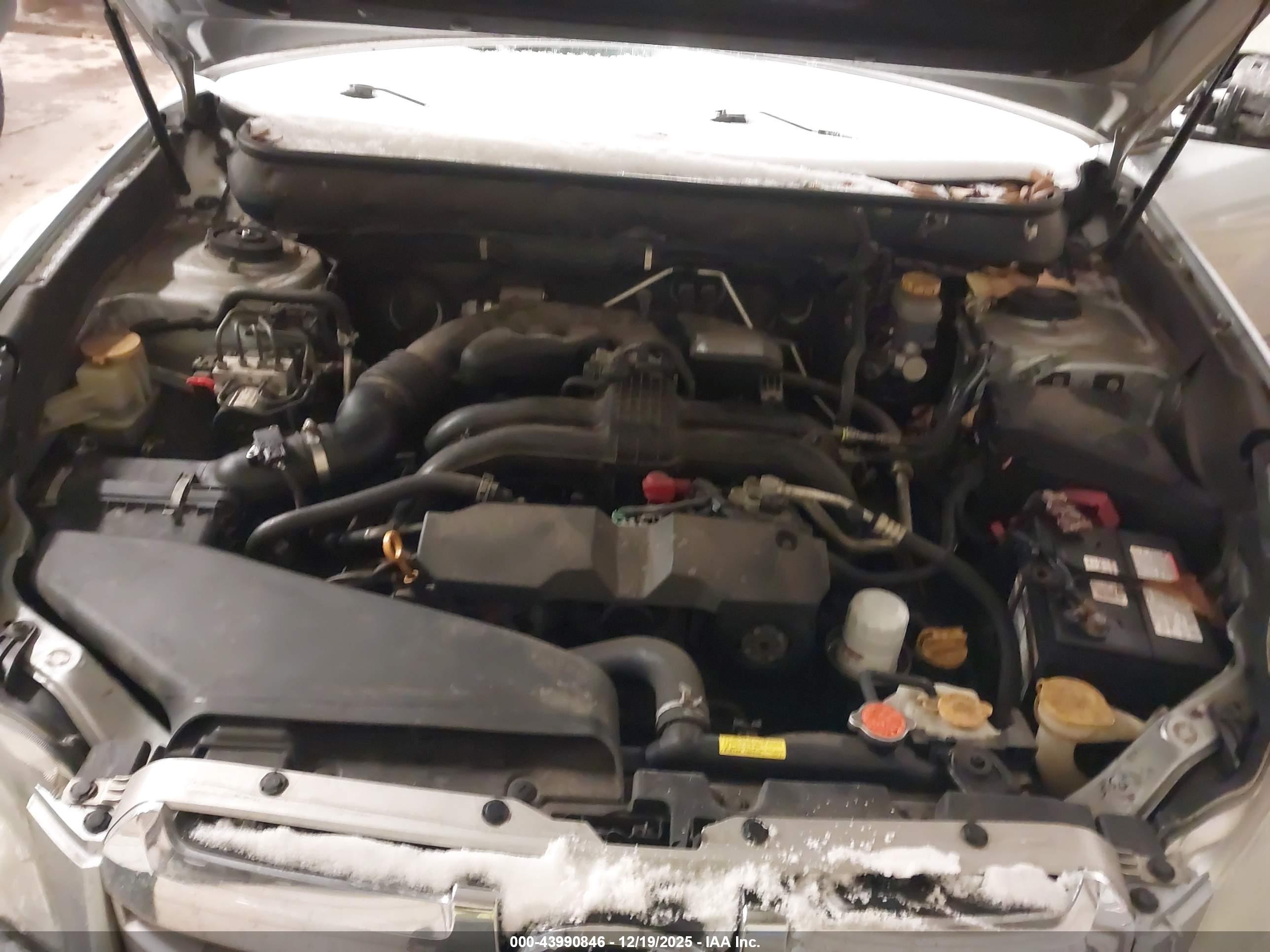 SUBARU OUTBACK image 10