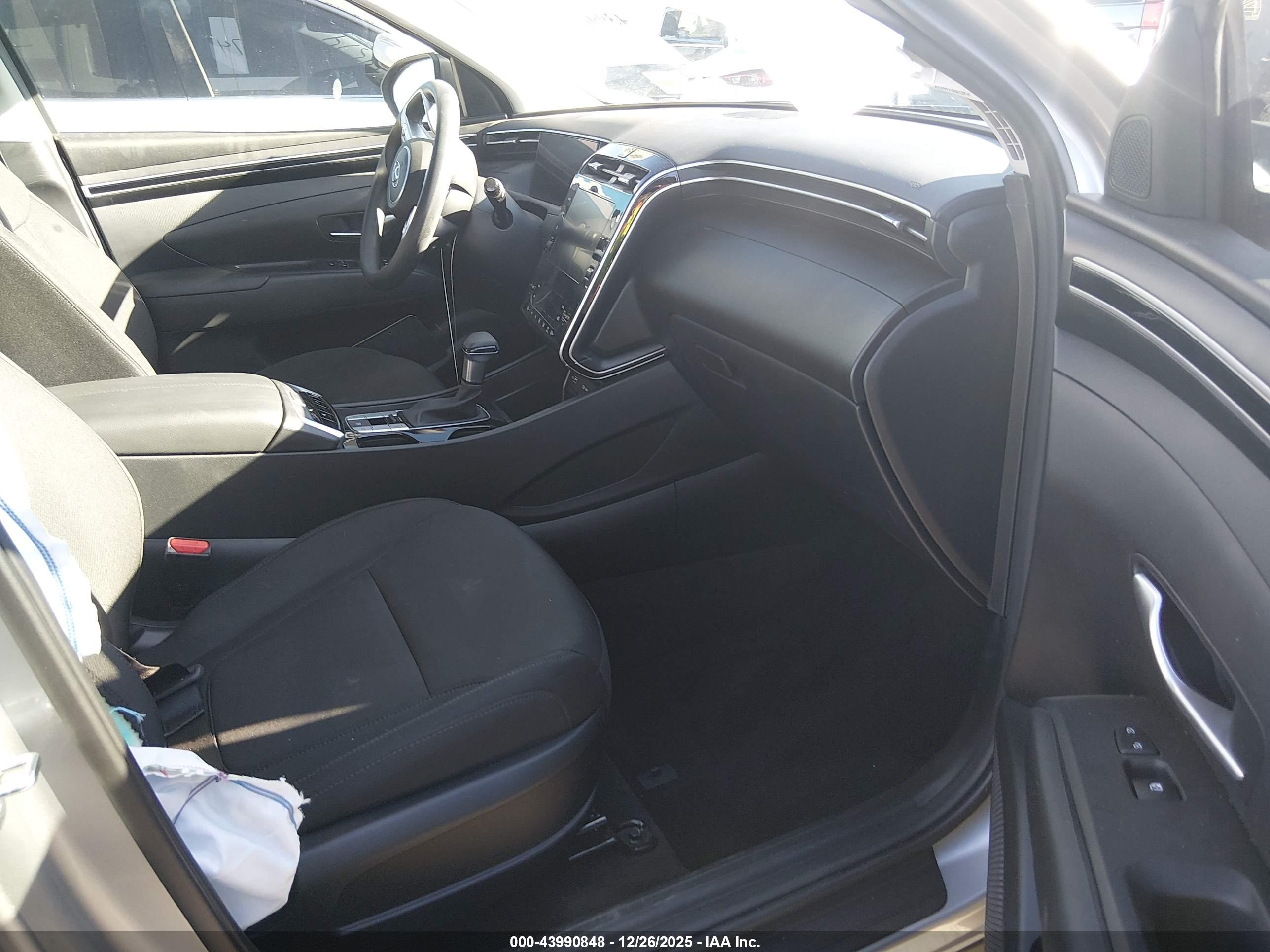 HYUNDAI TUCSON image 5