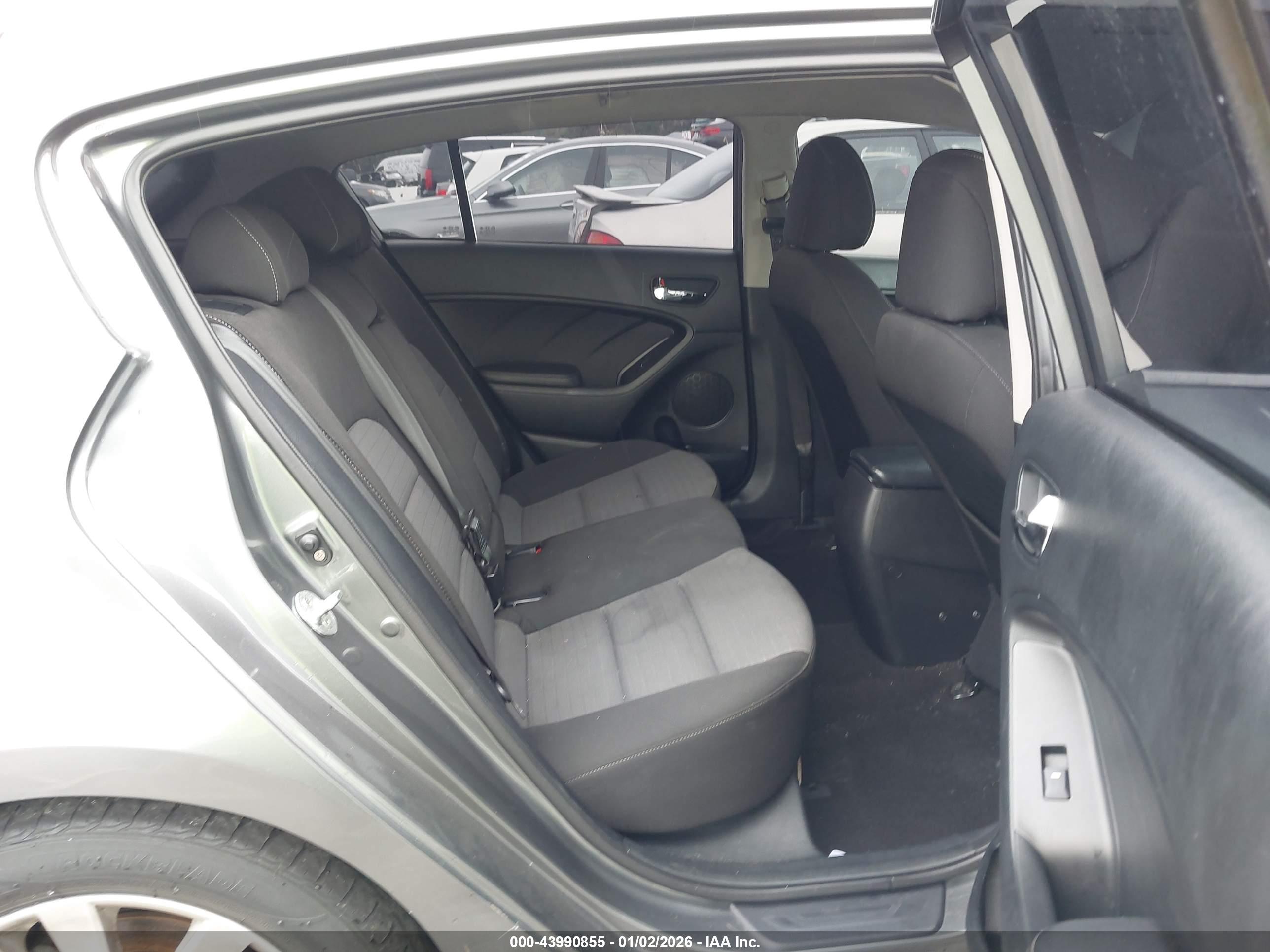 KIA FORTE image 8