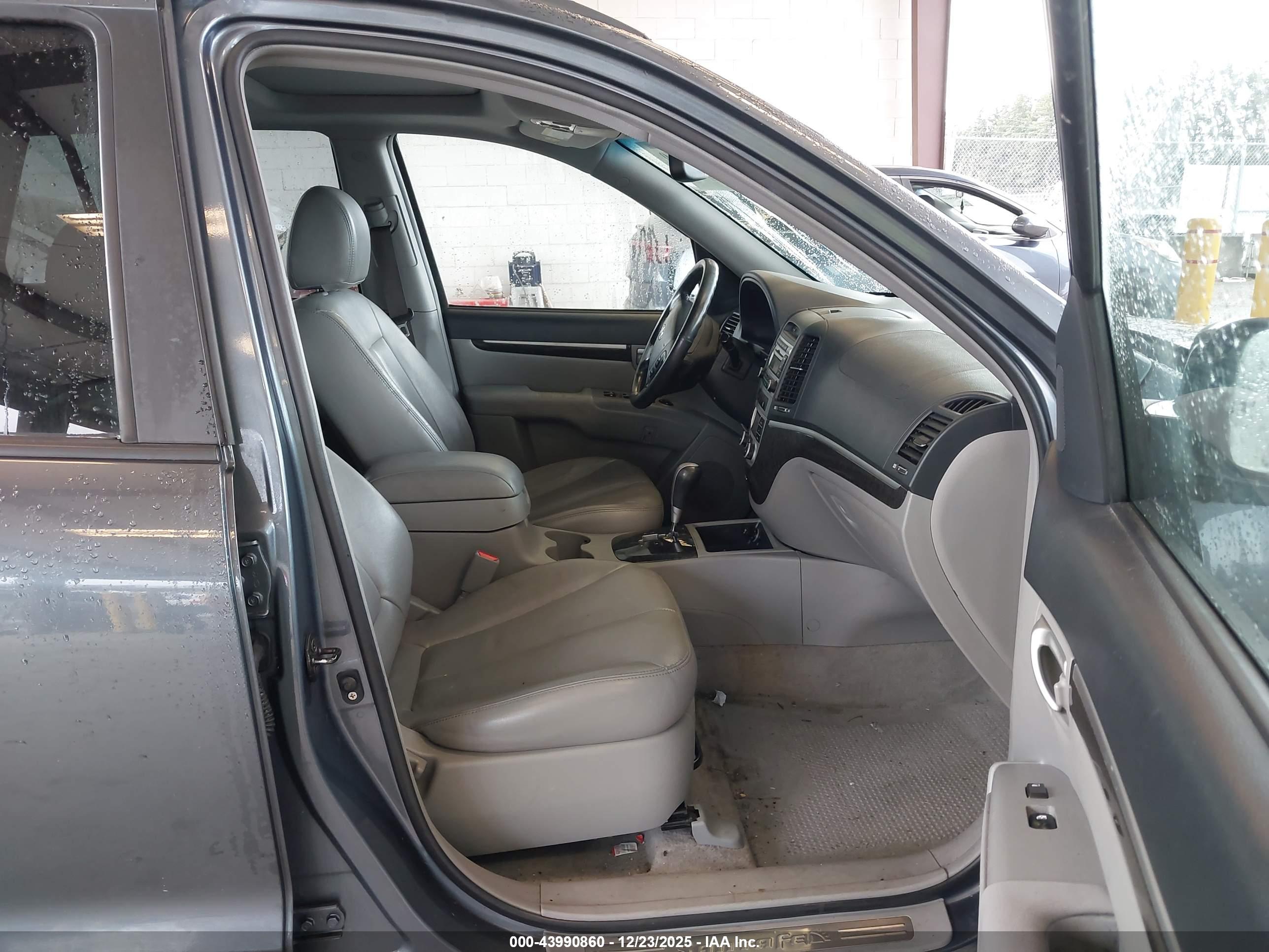 HYUNDAI SANTA image 5