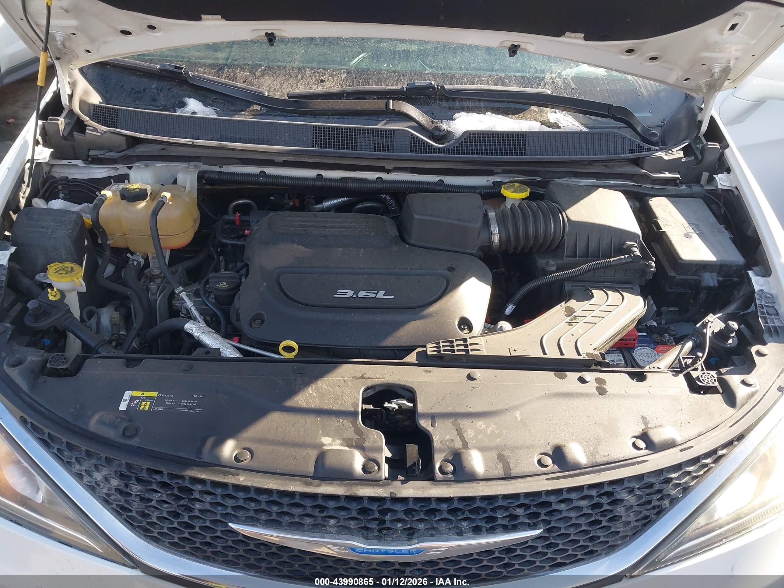 CHRYSLER PACIFICA image 10