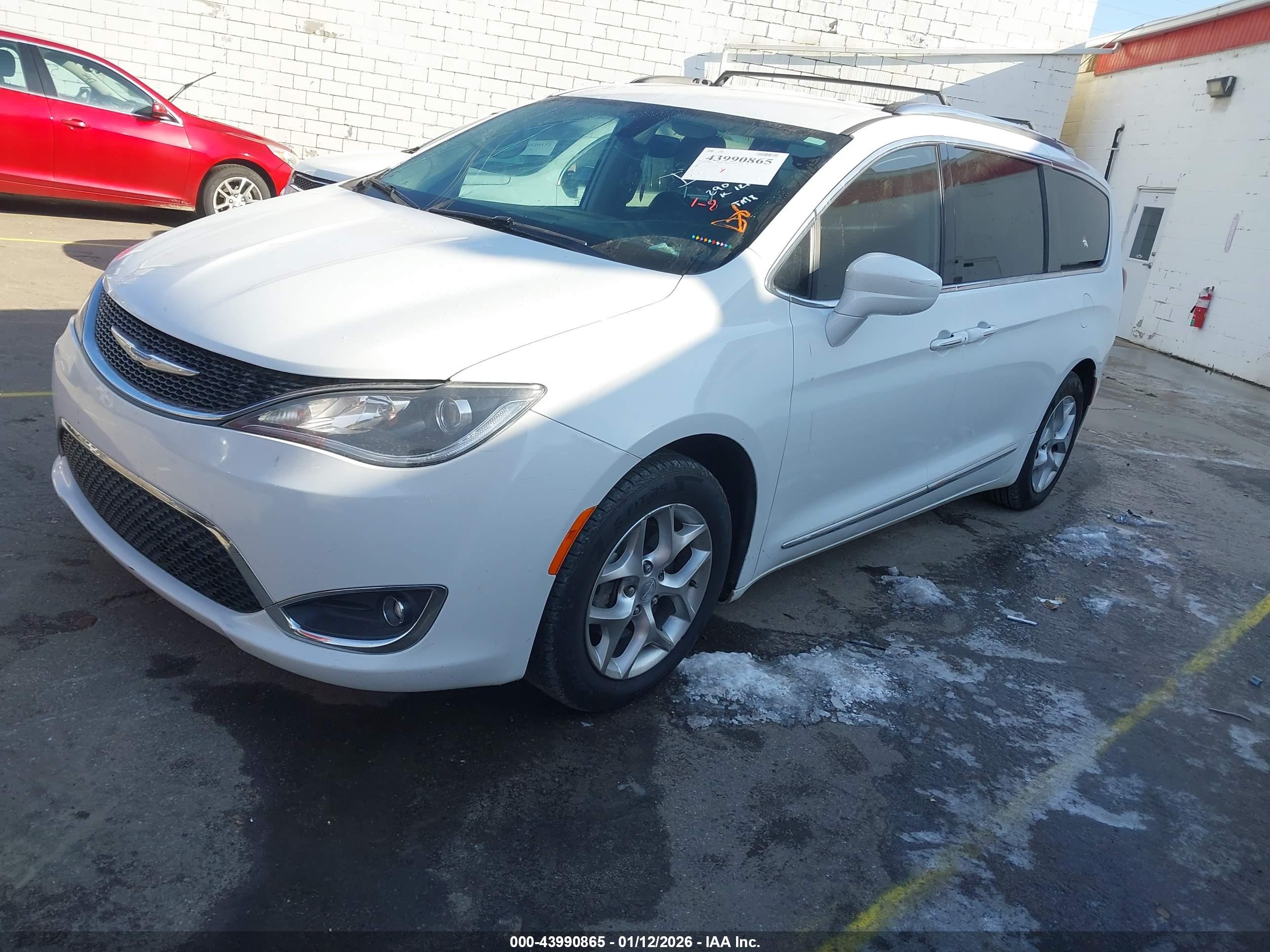 CHRYSLER PACIFICA image 2