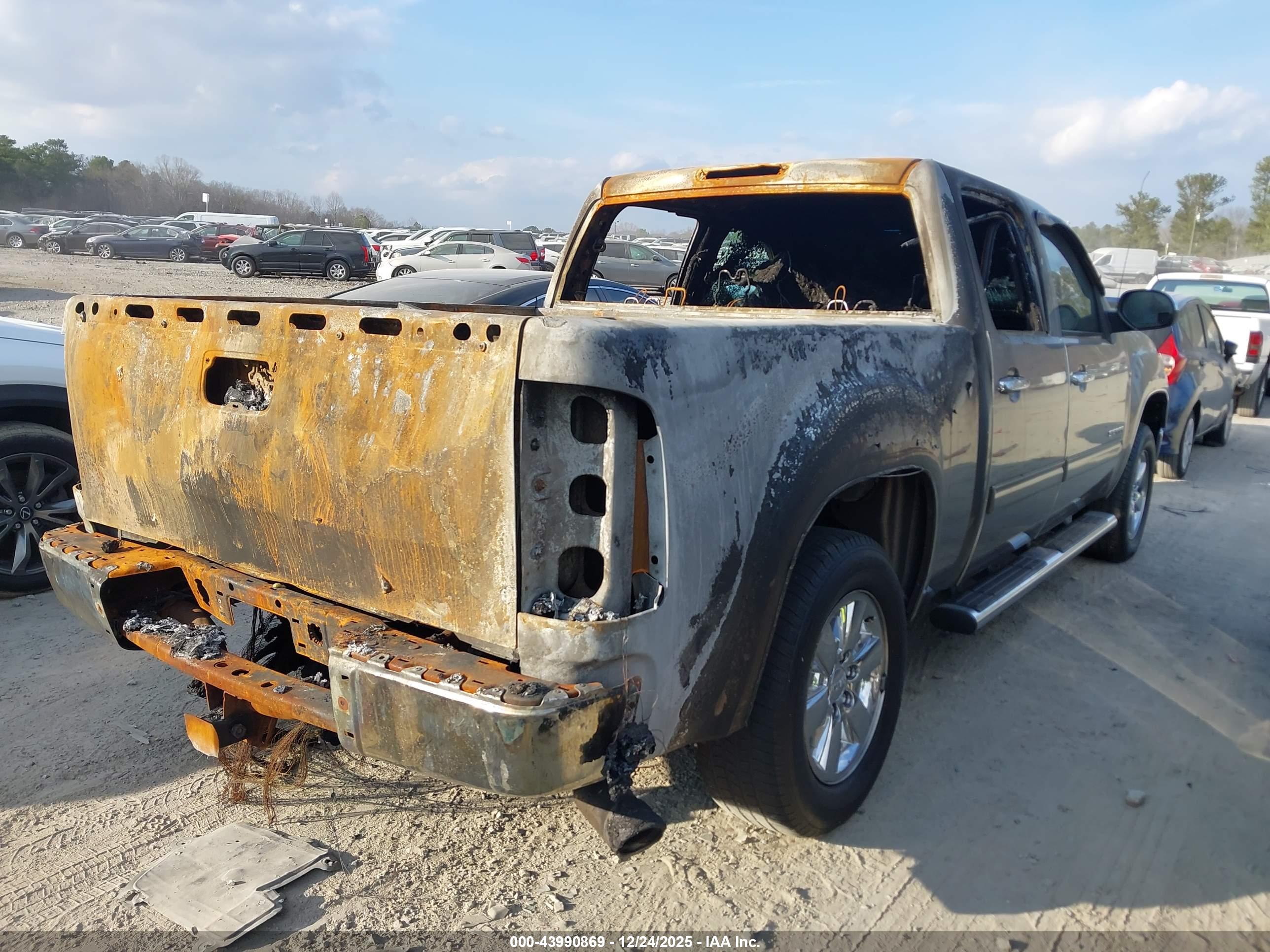 GMC SIERRA image 4