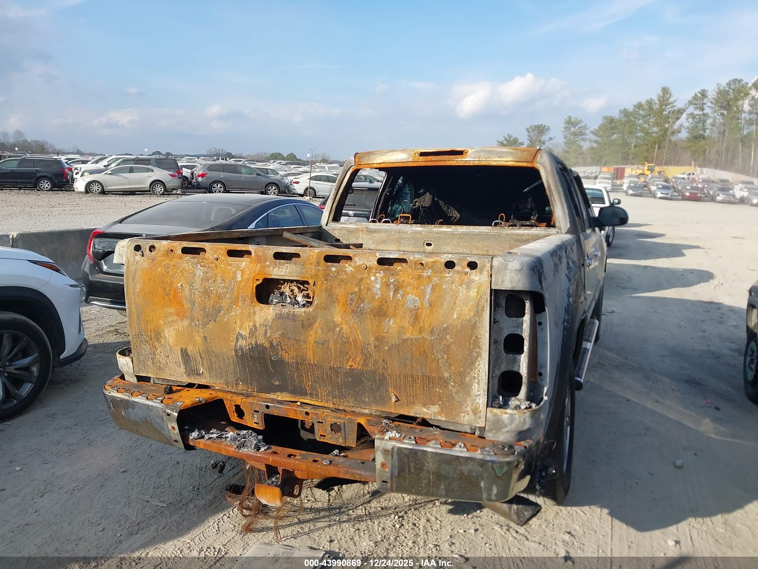 GMC SIERRA image 6