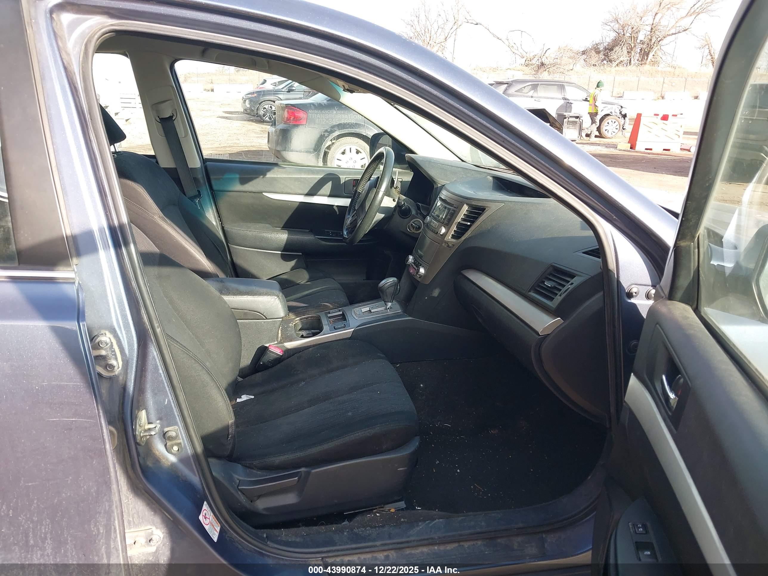 SUBARU LEGACY image 5