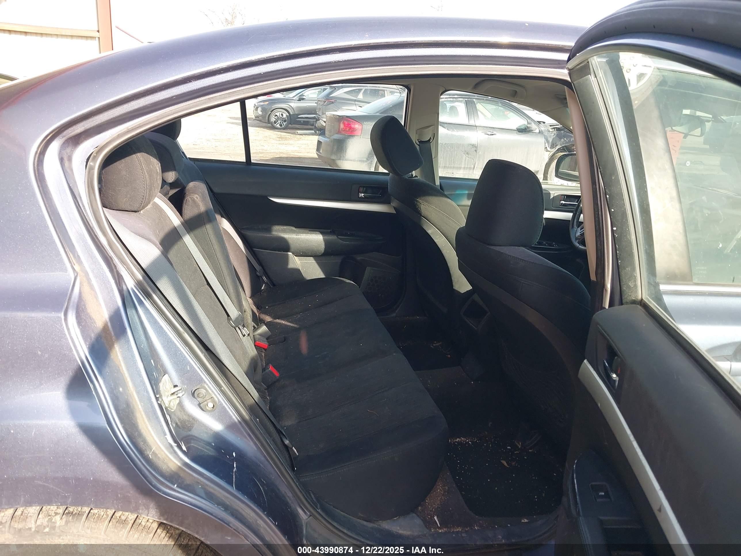 SUBARU LEGACY image 8