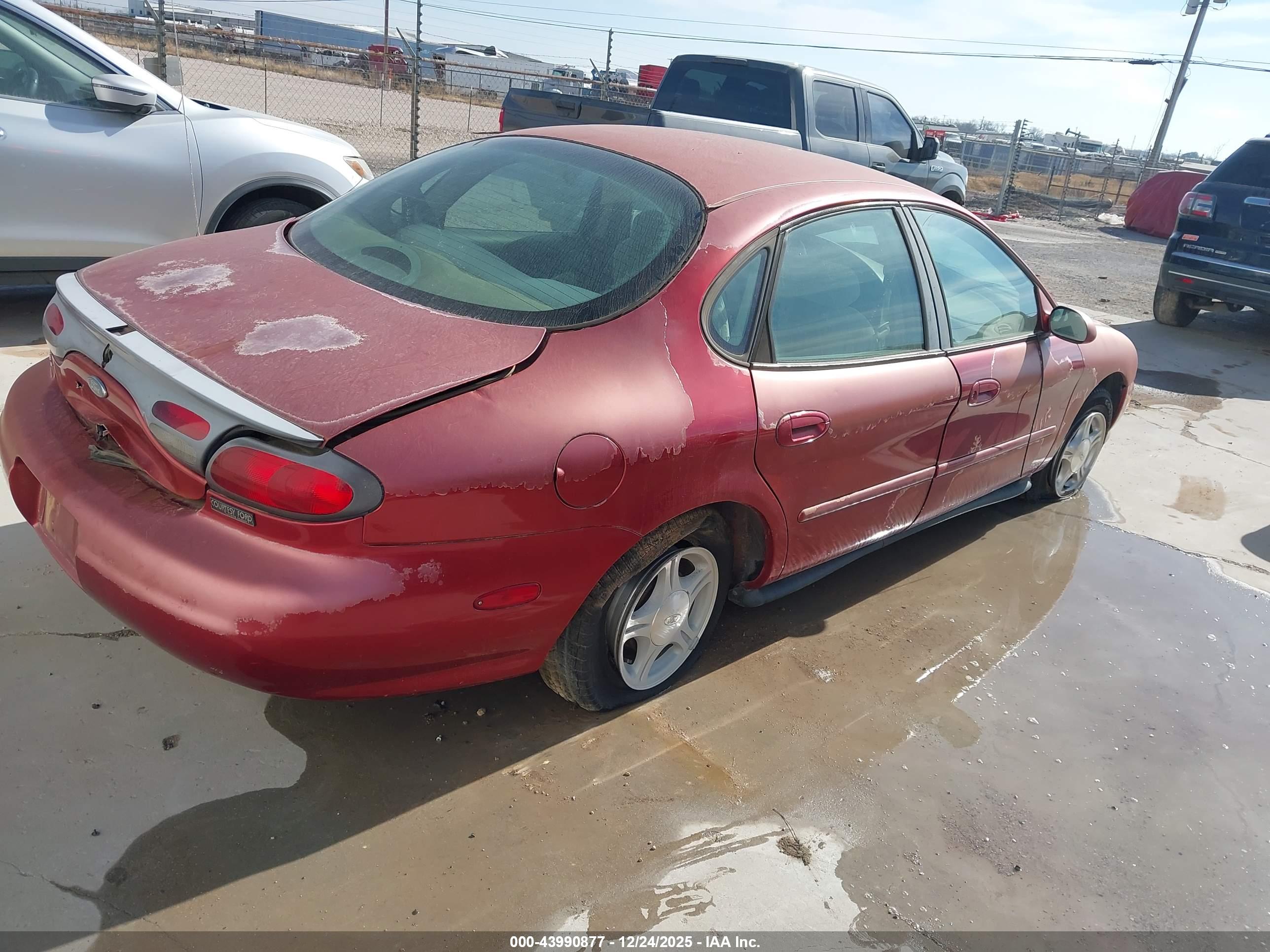 FORD TAURUS image 4