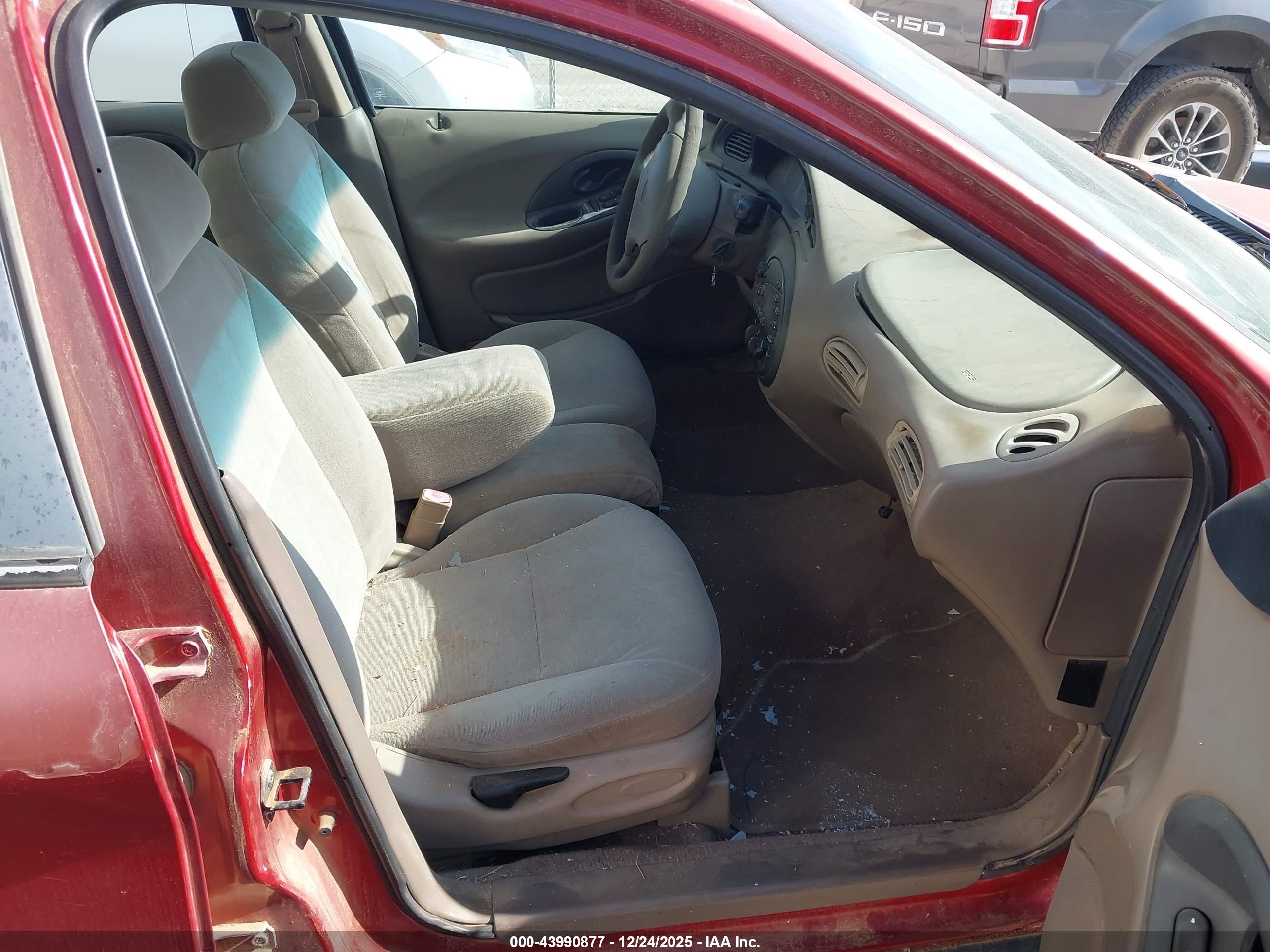 FORD TAURUS image 5