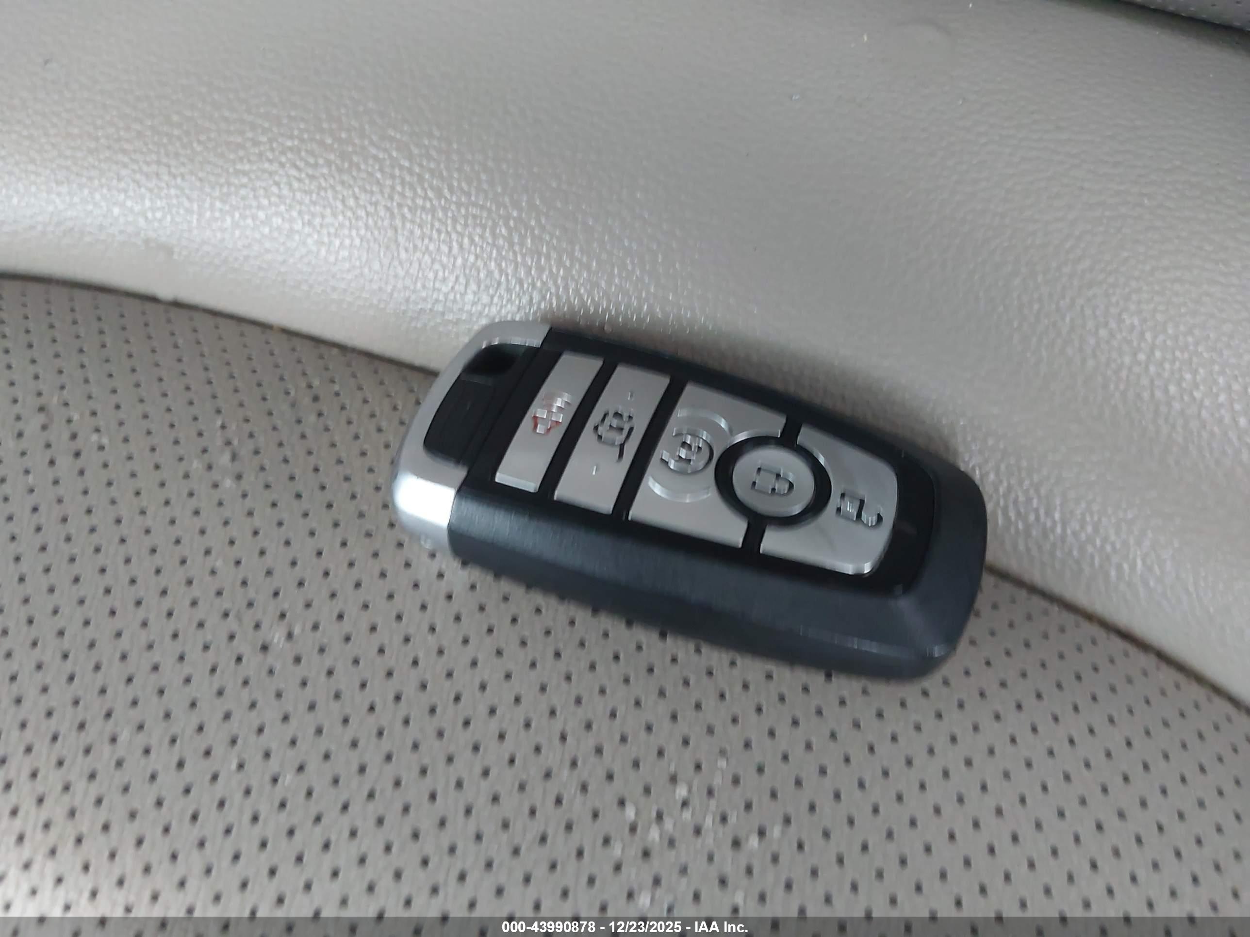 FORD ESCAPE image 11