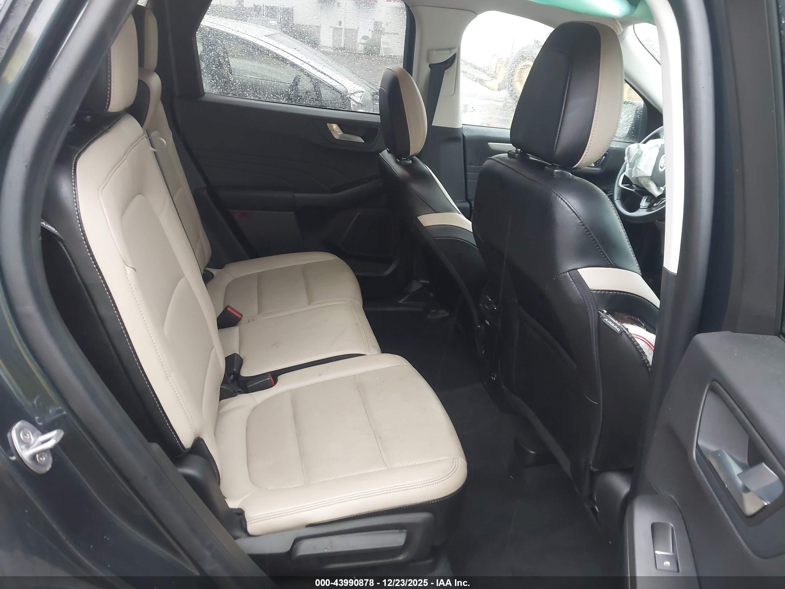 FORD ESCAPE image 8
