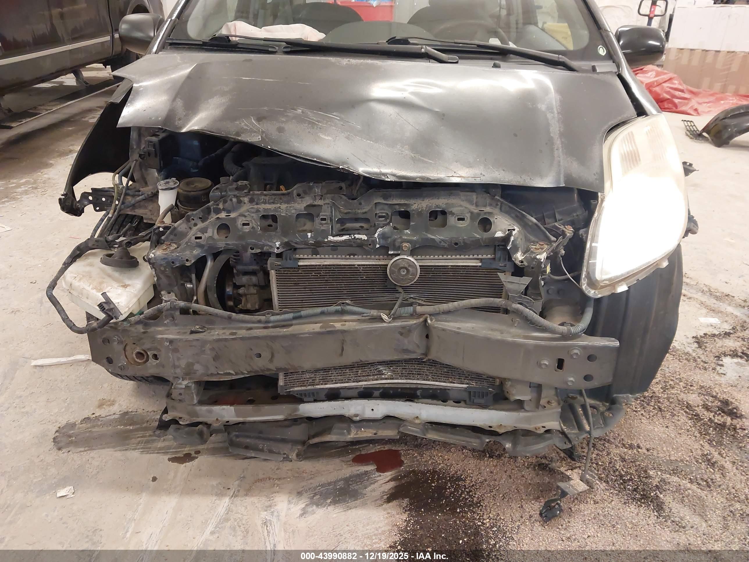 TOYOTA YARIS image 6
