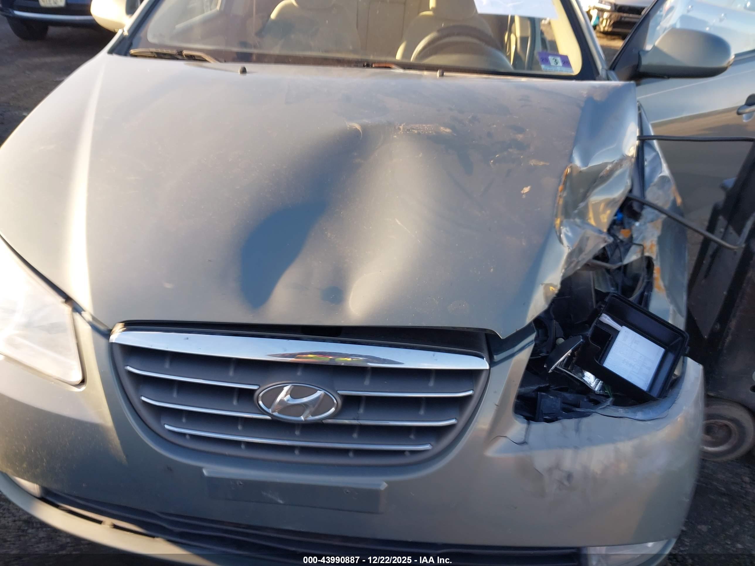 HYUNDAI ELANTRA image 10