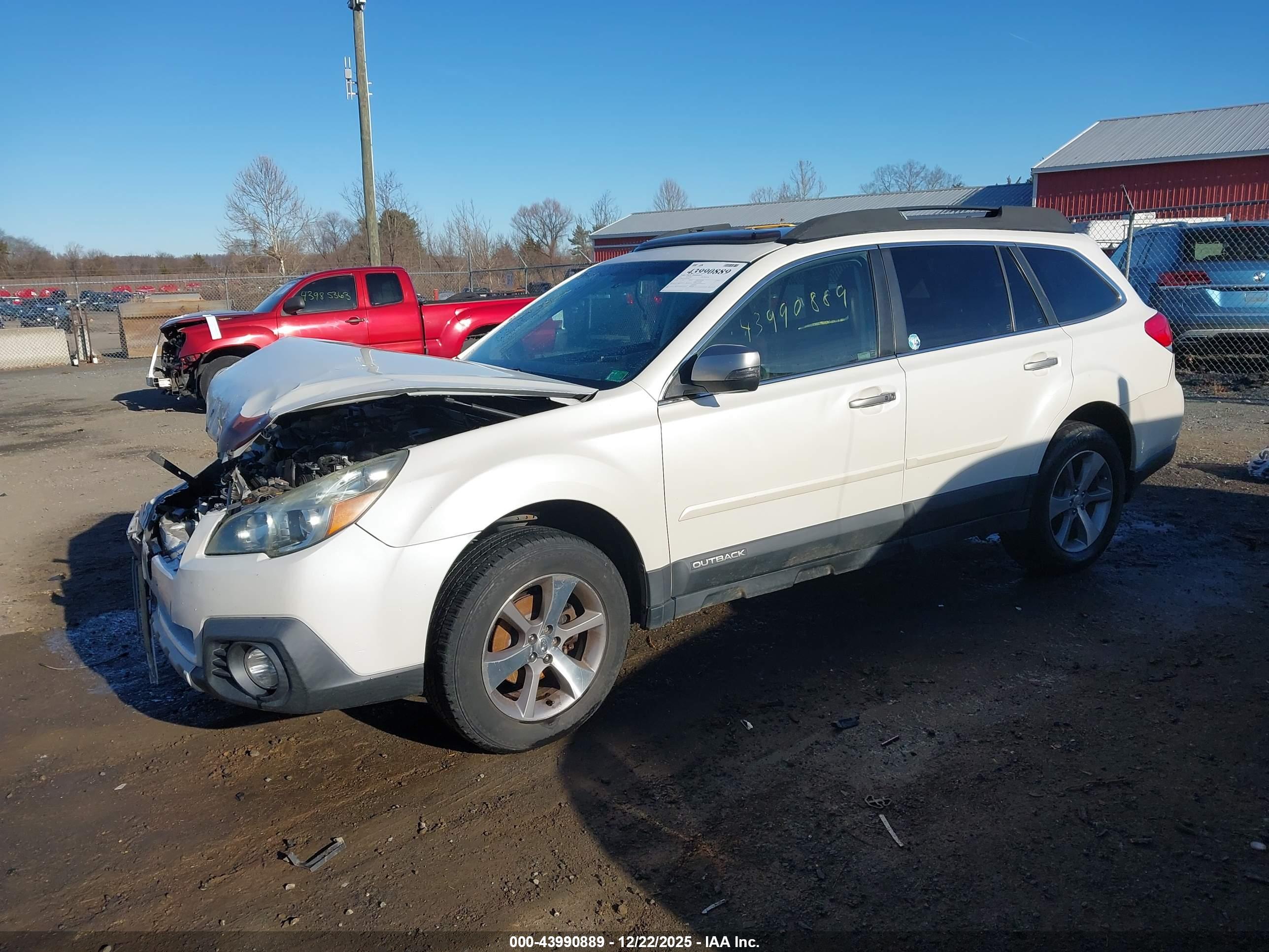 SUBARU OUTBACK image 2