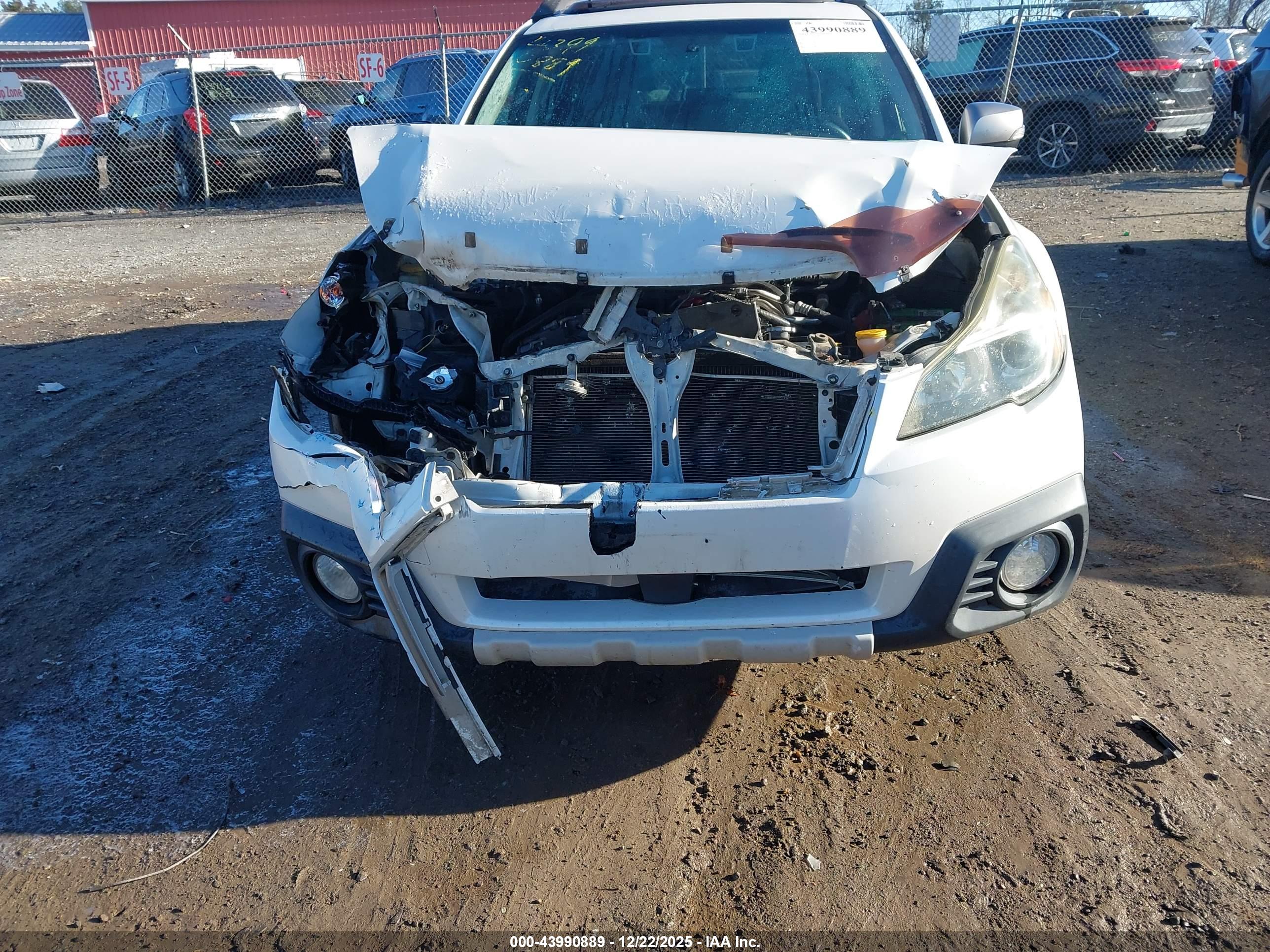 SUBARU OUTBACK image 6