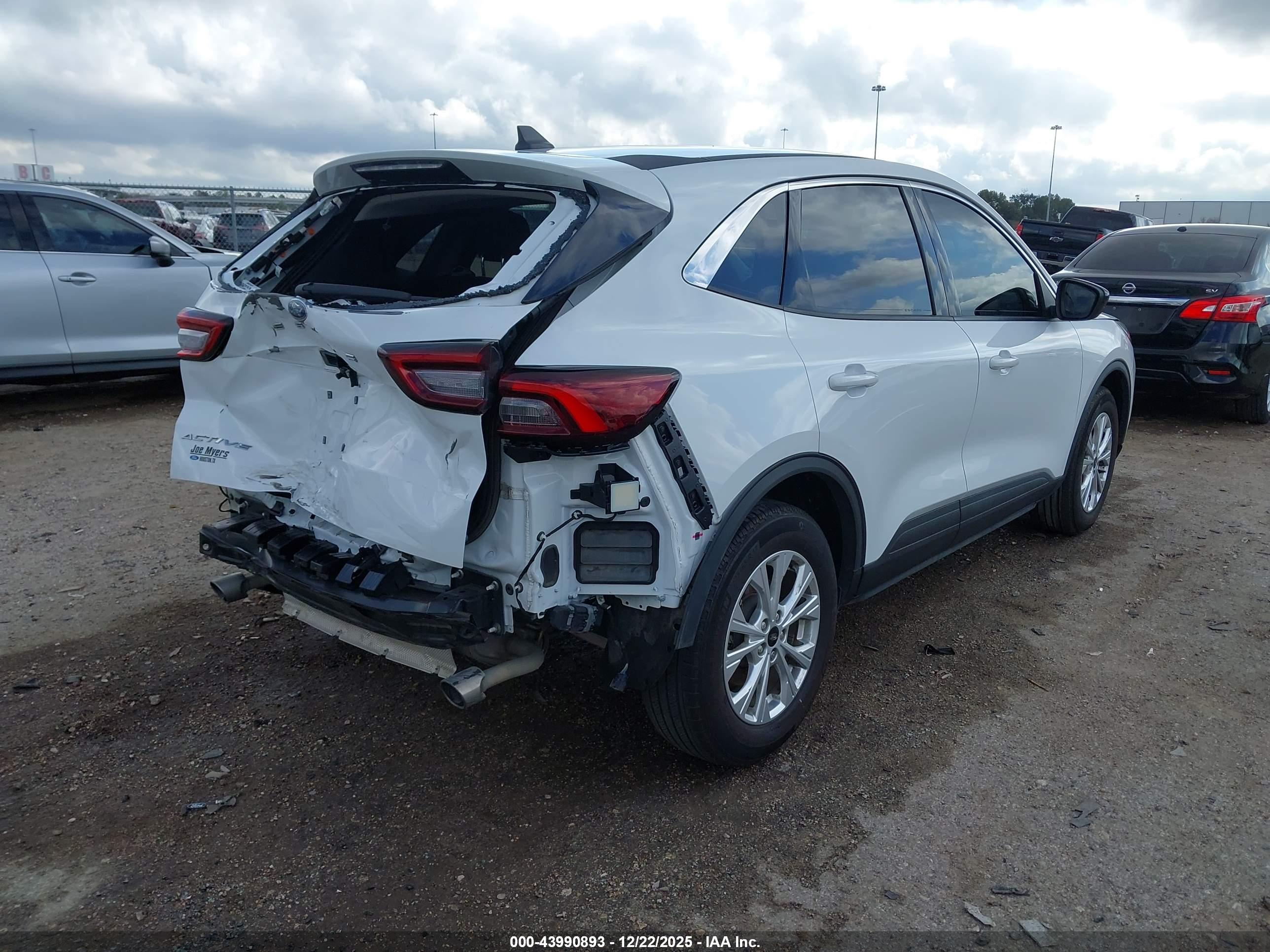 FORD ESCAPE image 4
