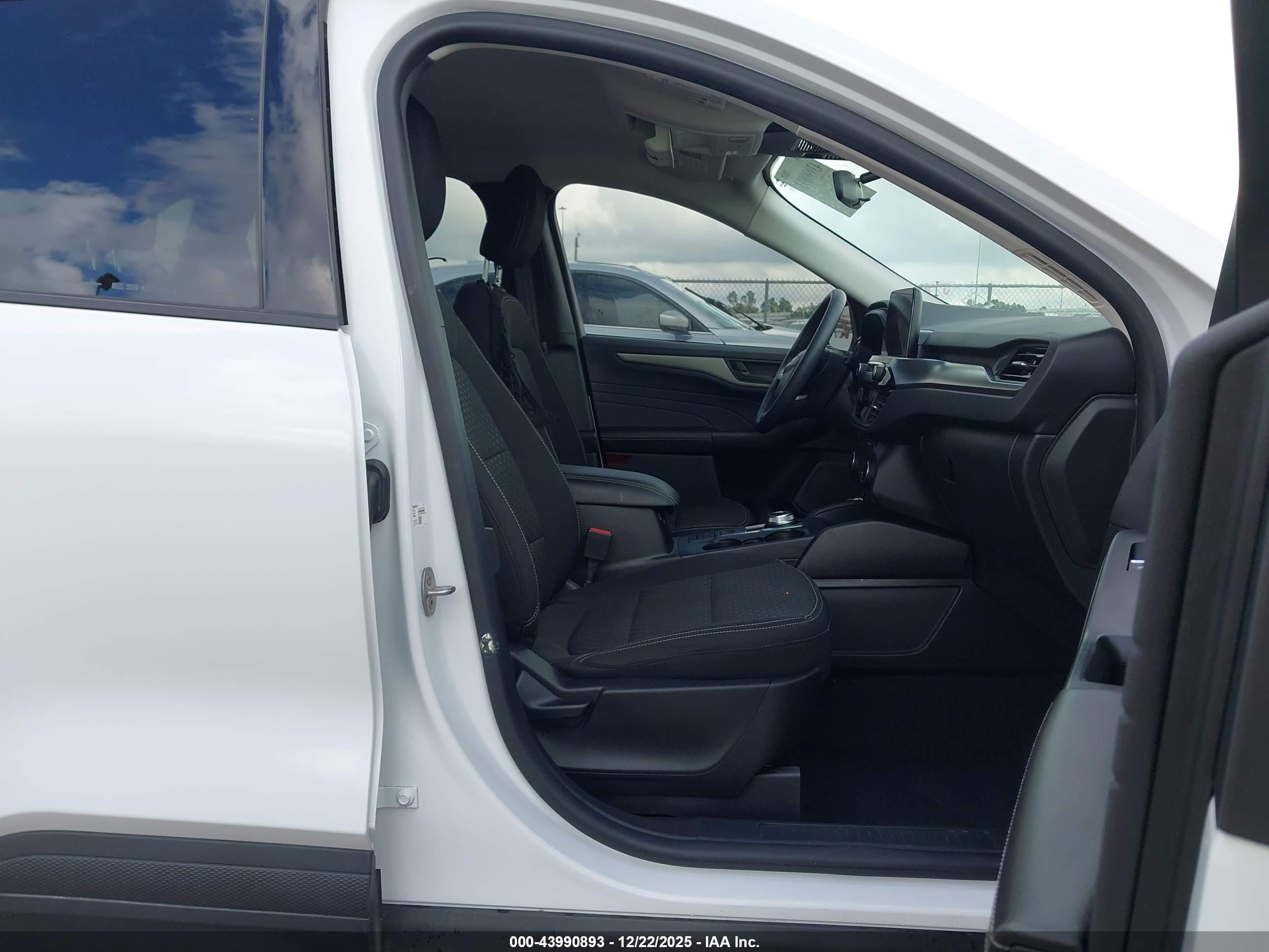 FORD ESCAPE image 5
