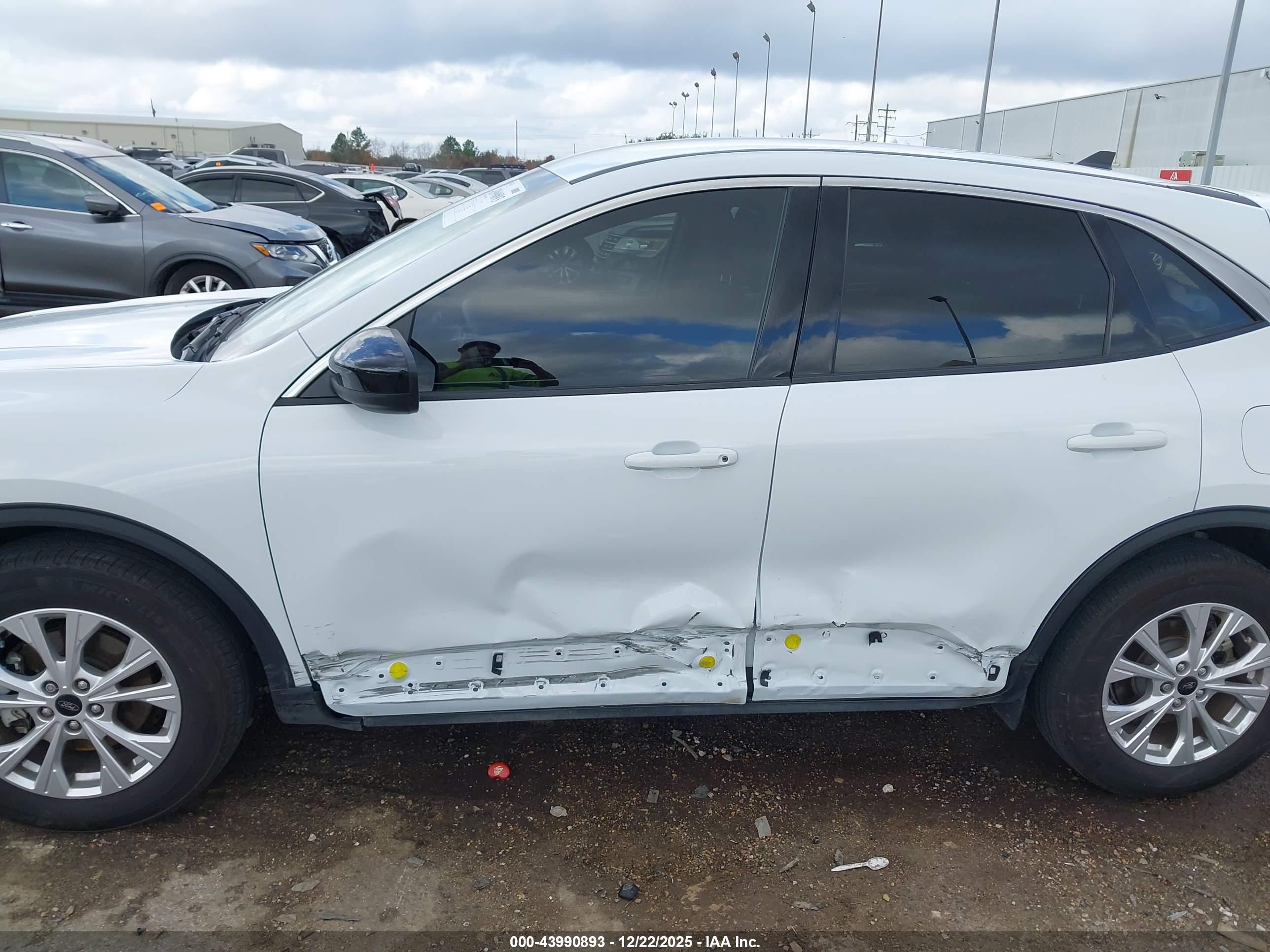 FORD ESCAPE image 6