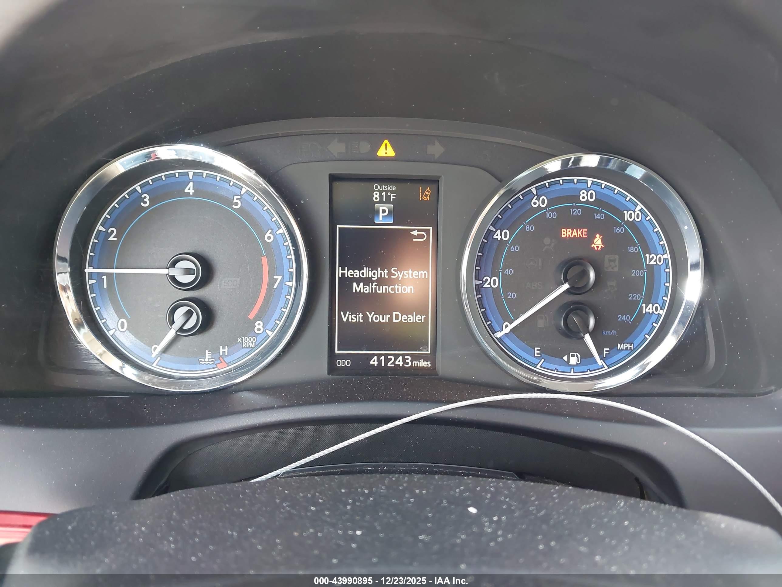 TOYOTA COROLLA image 7
