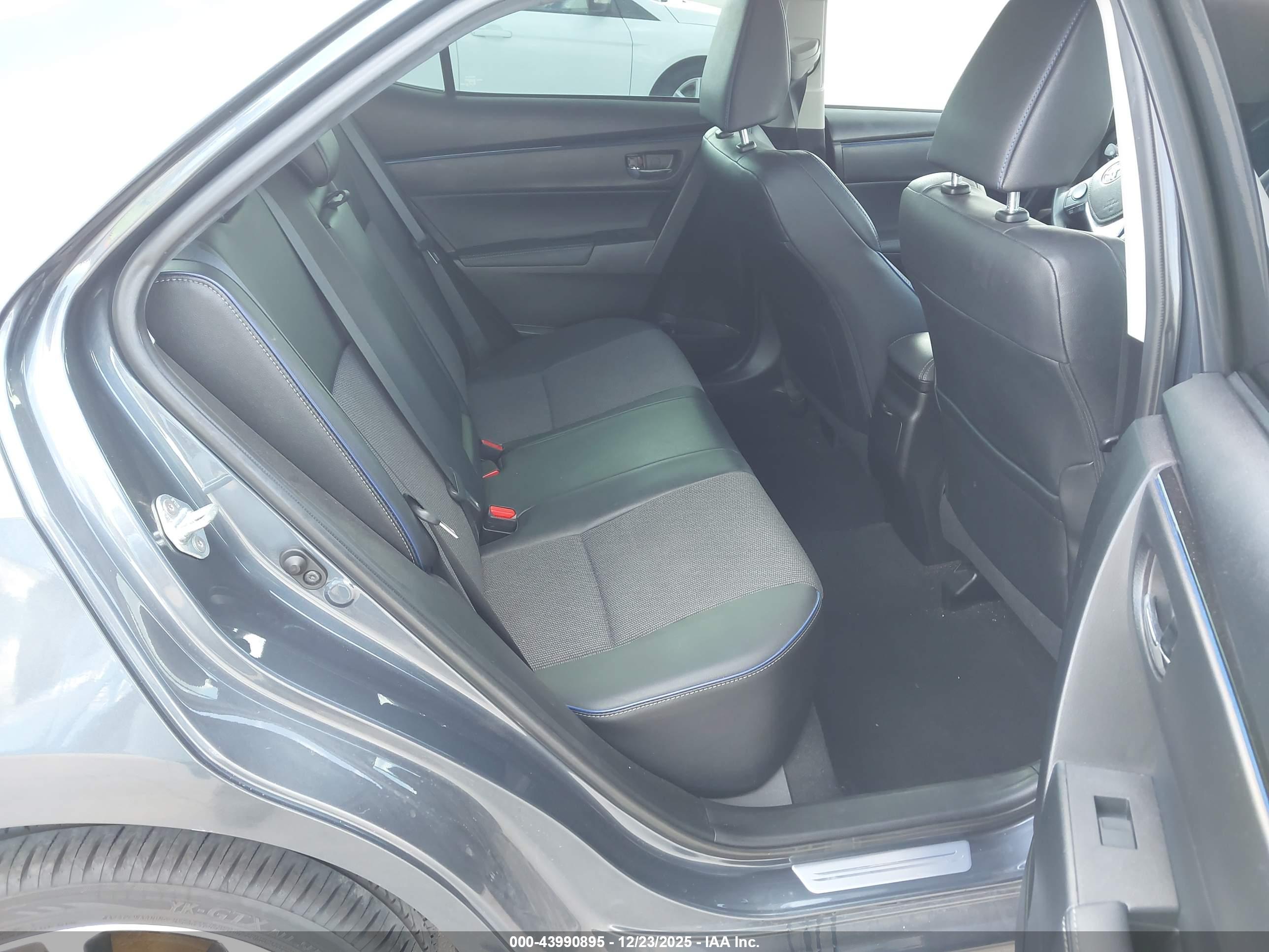 TOYOTA COROLLA image 8