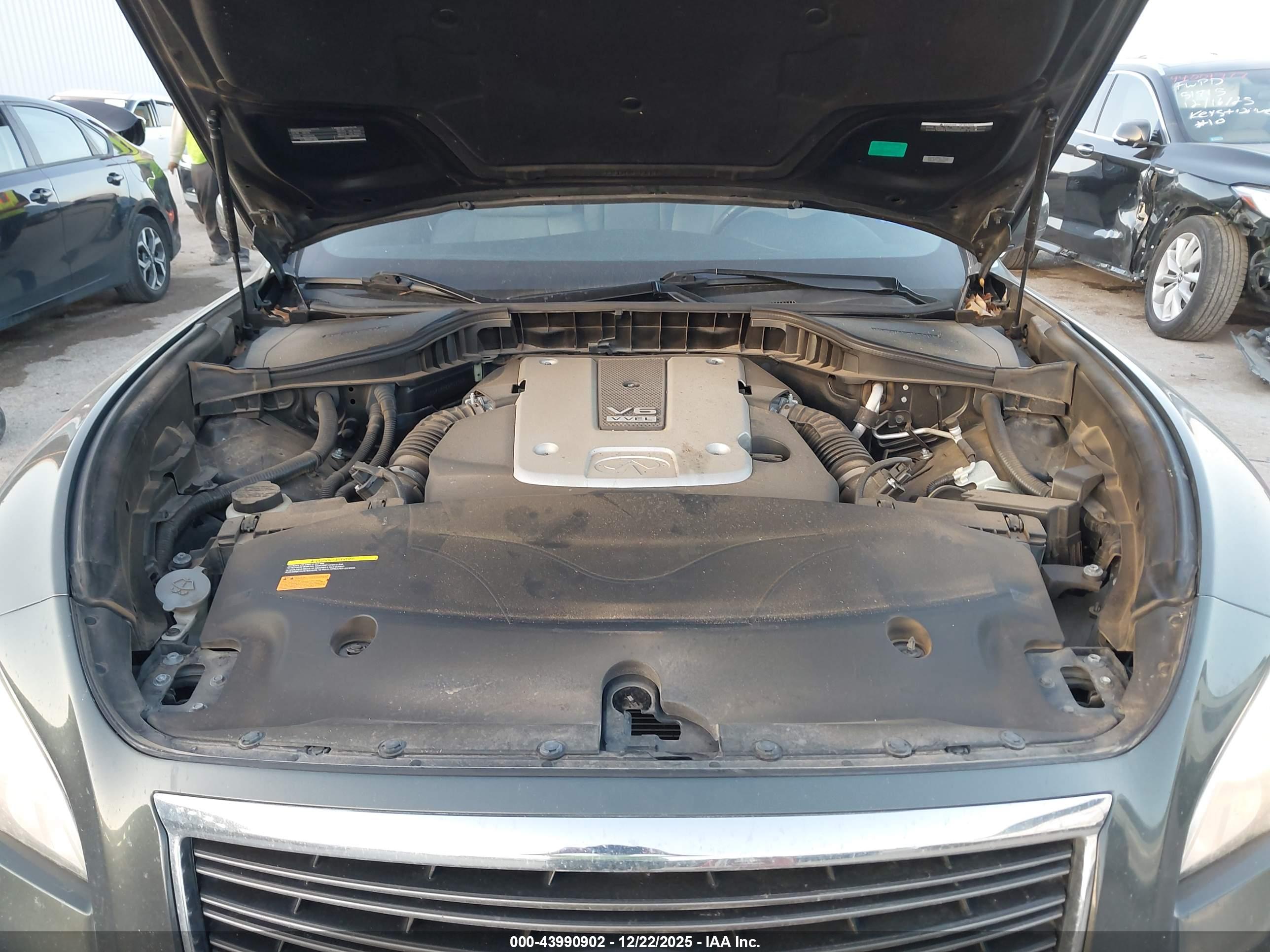 INFINITI M37 image 10