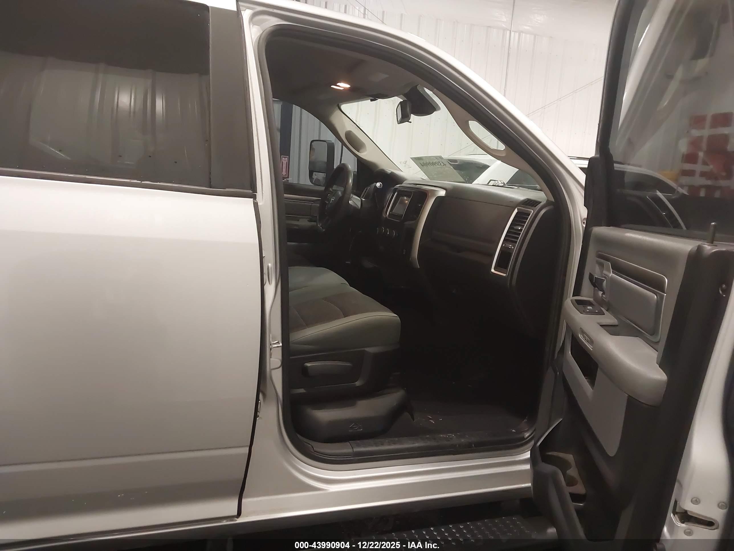 RAM 2500 image 5