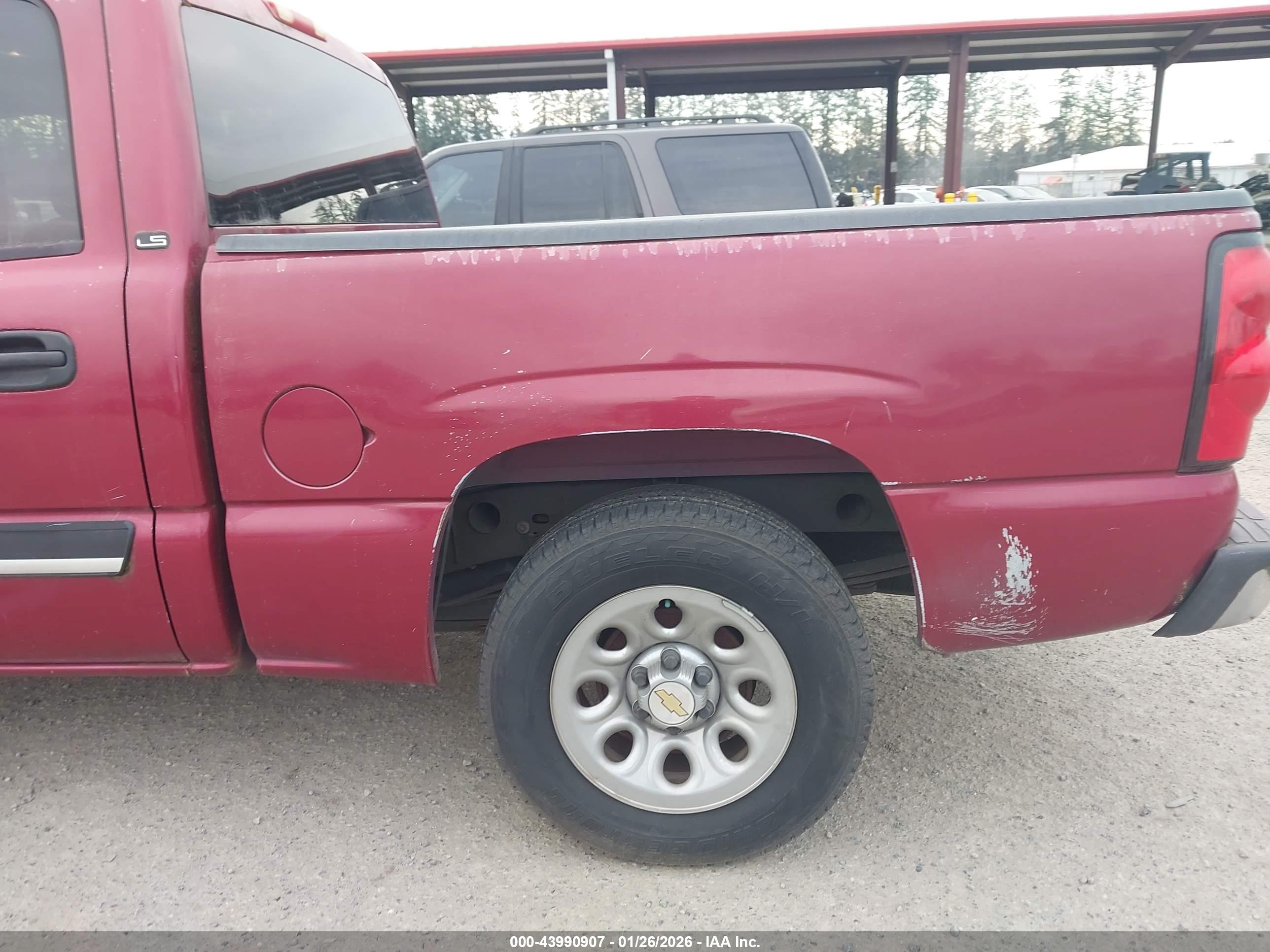 CHEVROLET SILVERADO image 6