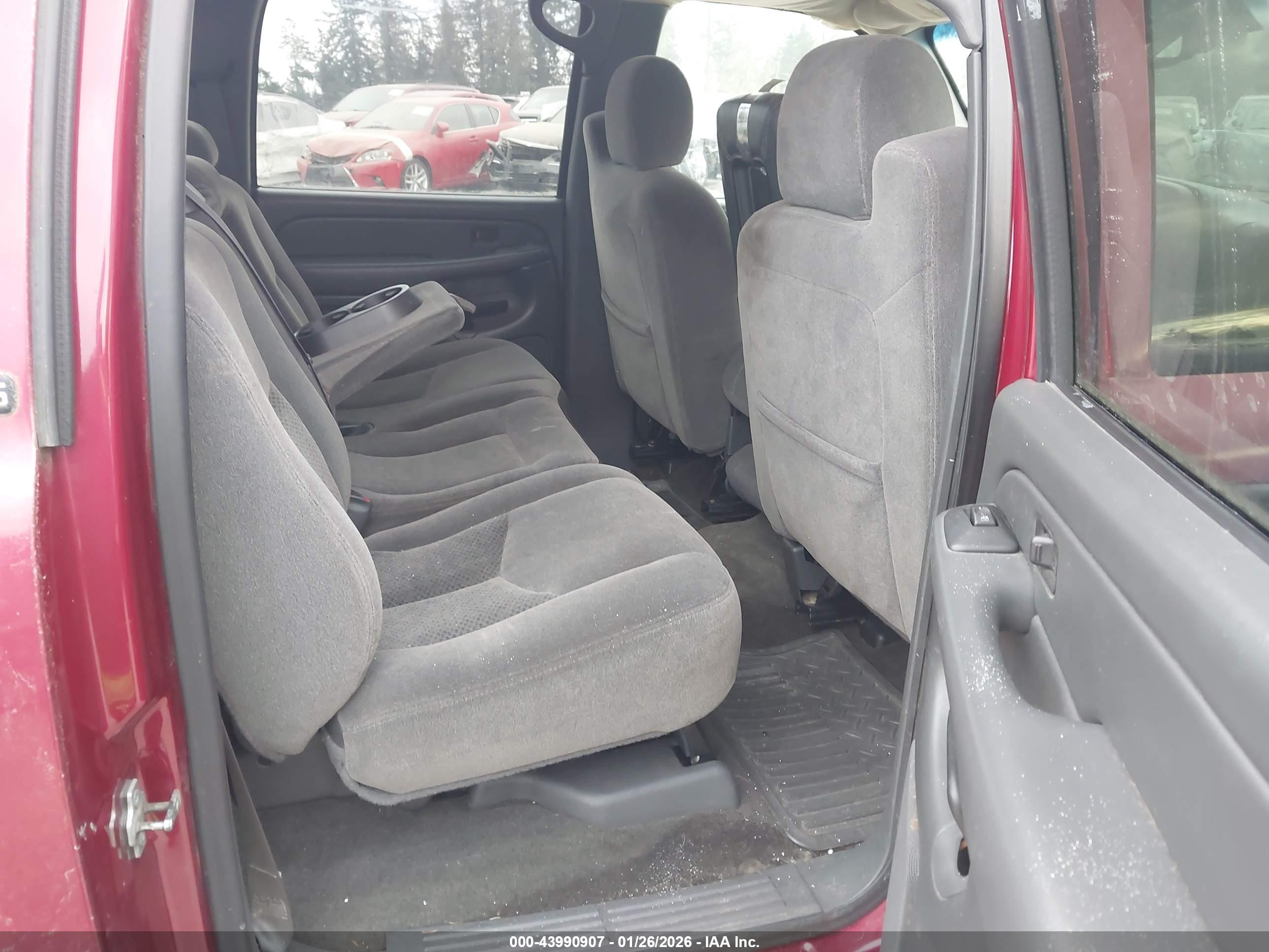 CHEVROLET SILVERADO image 8