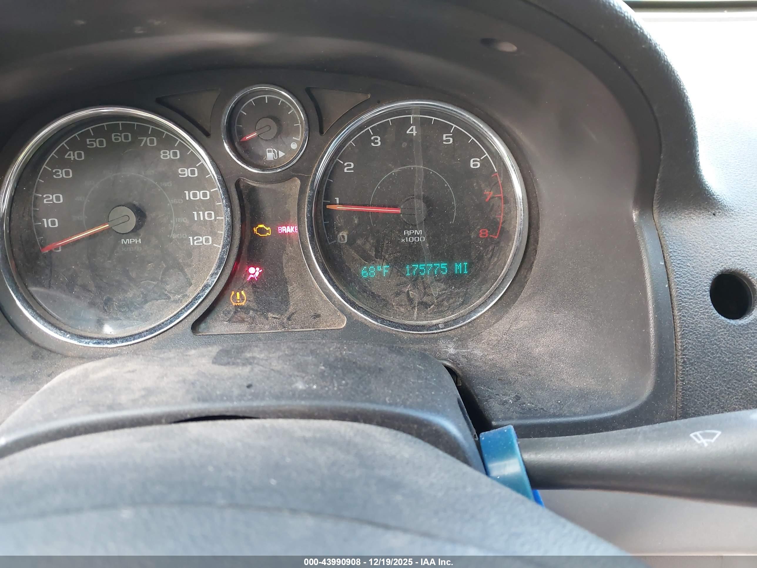 CHEVROLET COBALT image 7