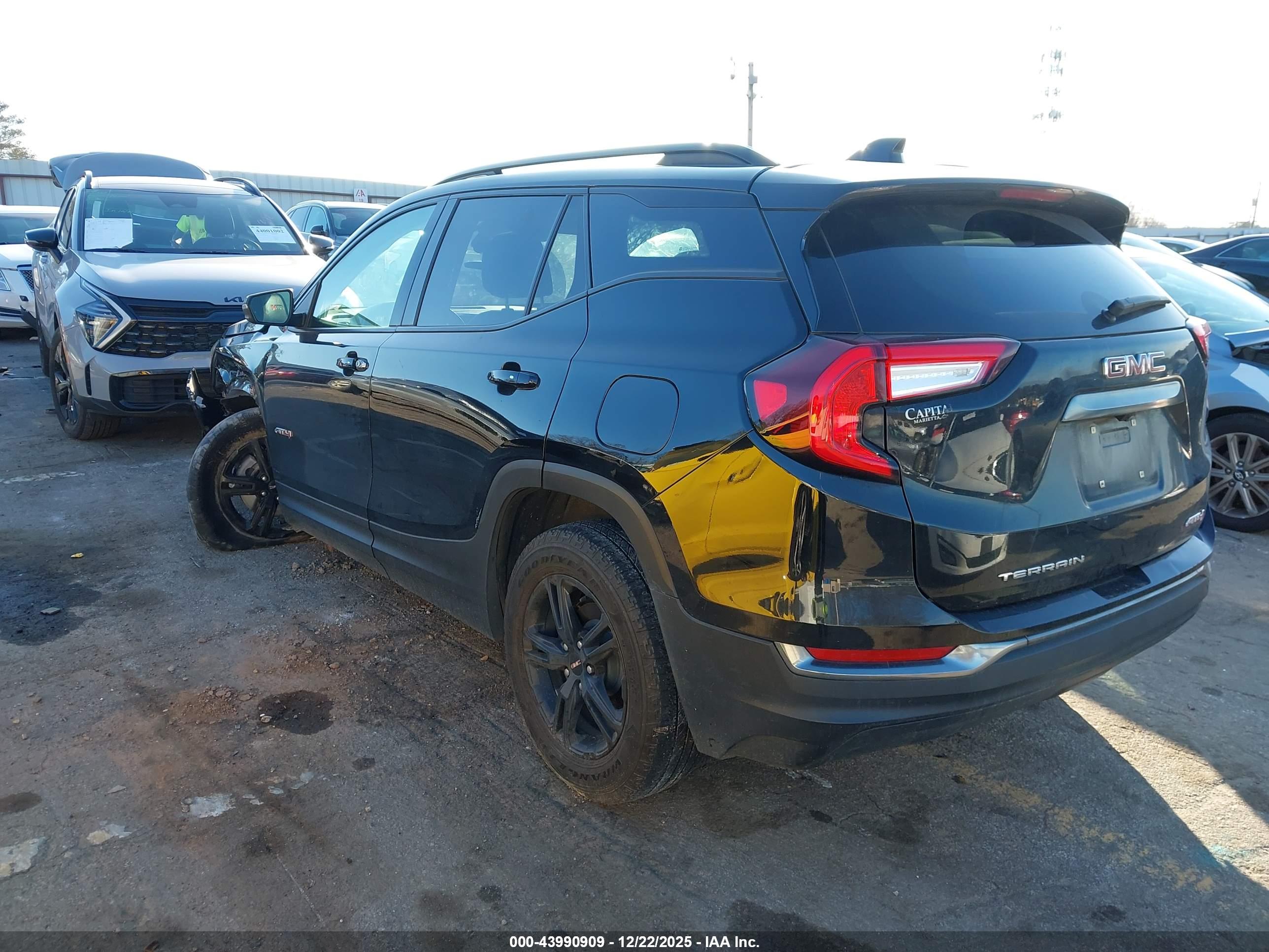 GMC TERRAIN image 3