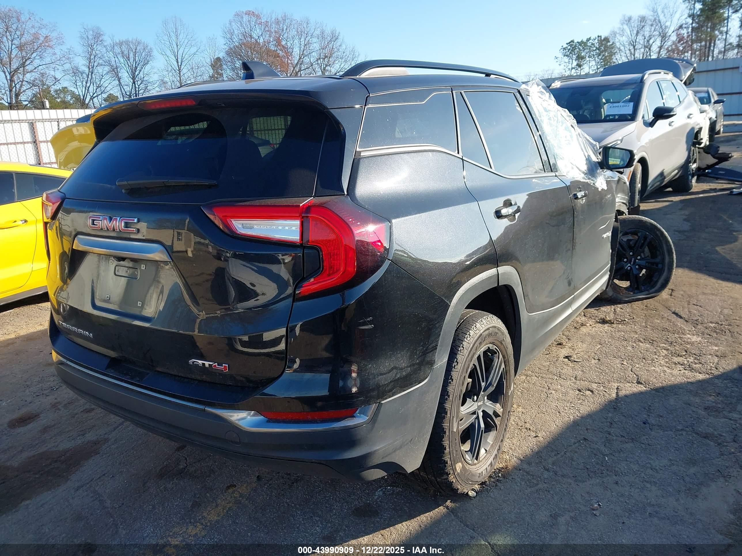 GMC TERRAIN image 4