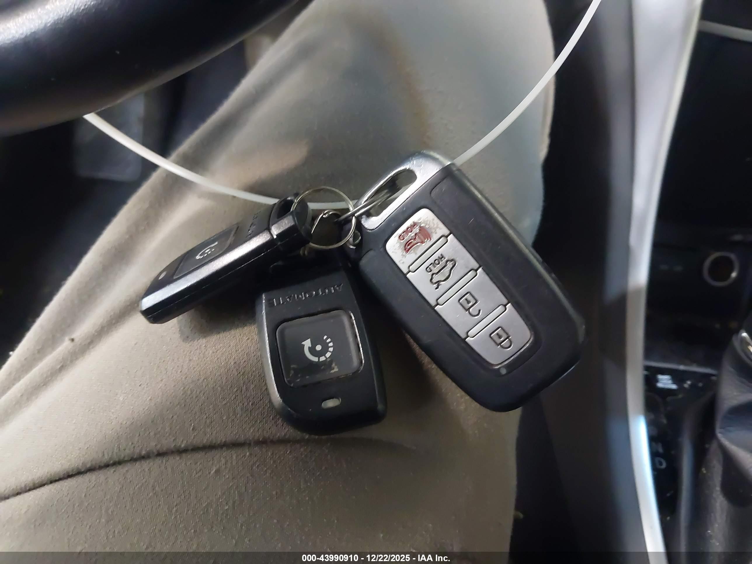 HYUNDAI SONATA image 11