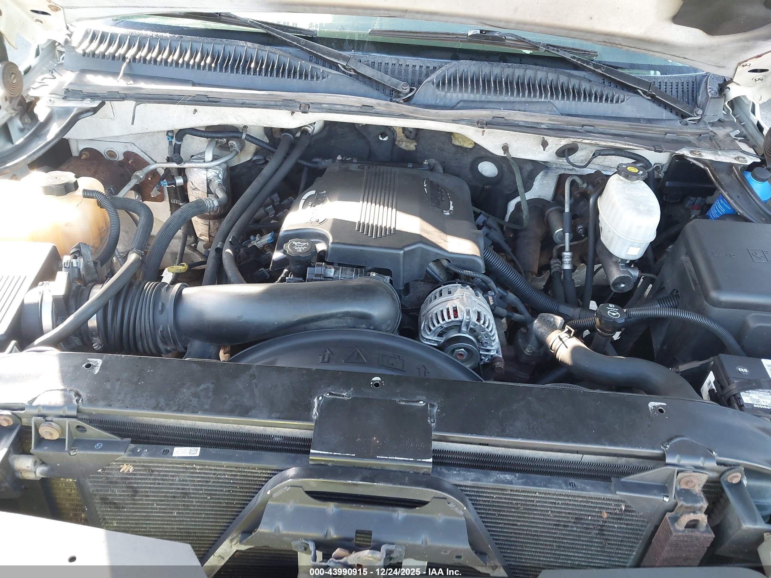 CHEVROLET SILVERADO image 10