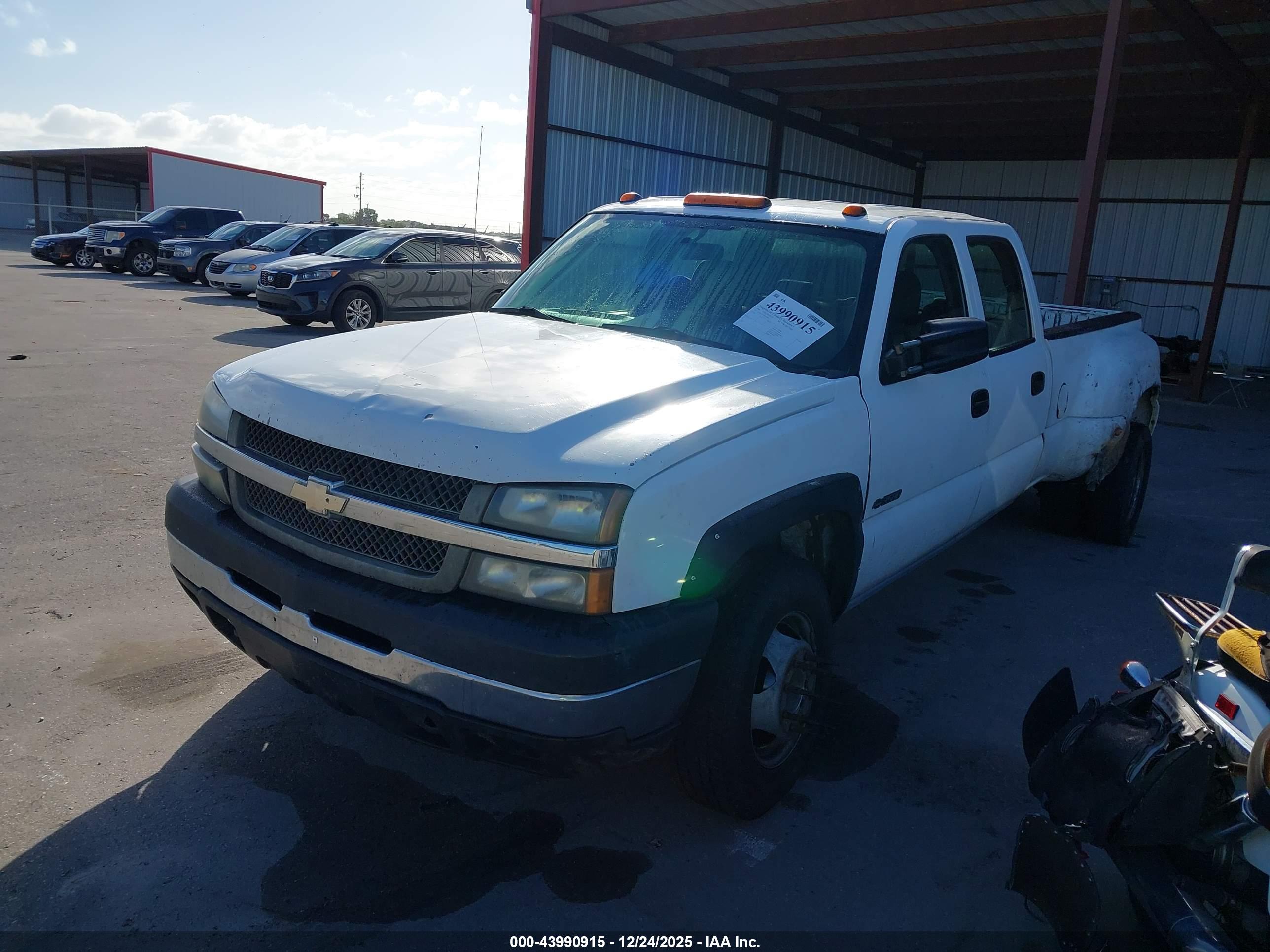 CHEVROLET SILVERADO image 2