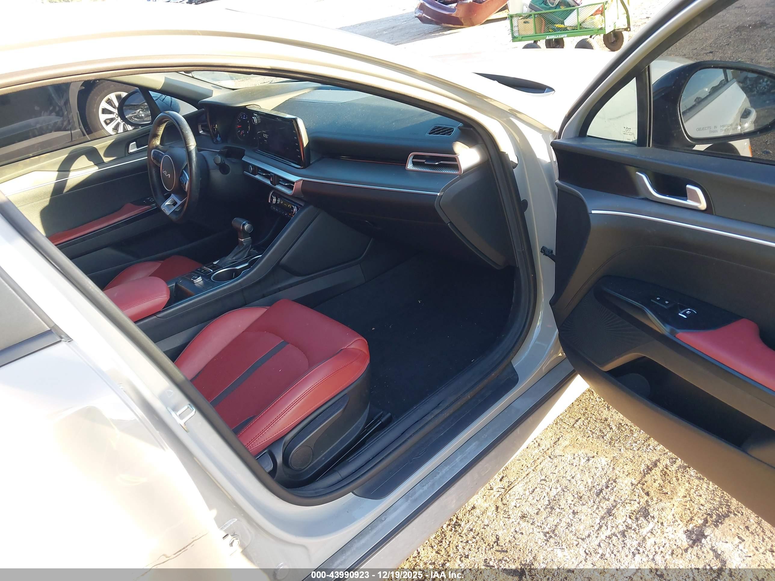KIA K5 image 5