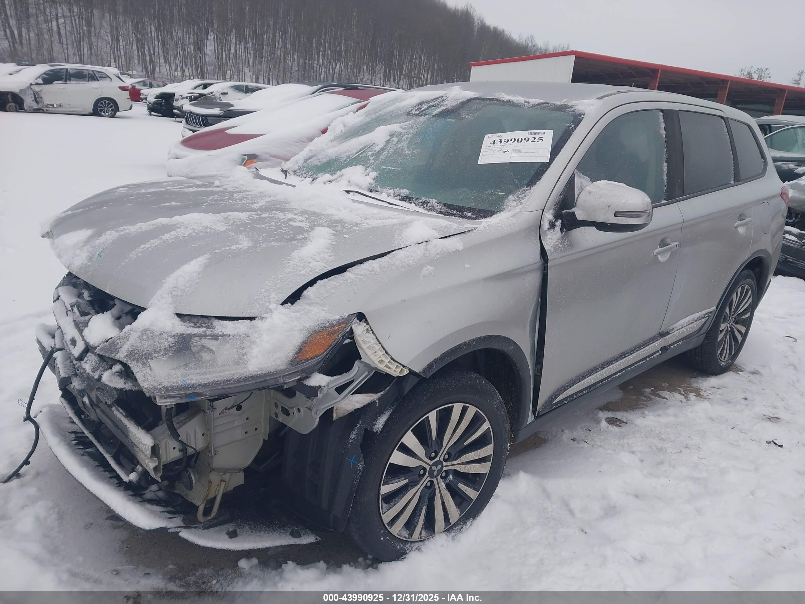 MITSUBISHI OUTLANDER image 2