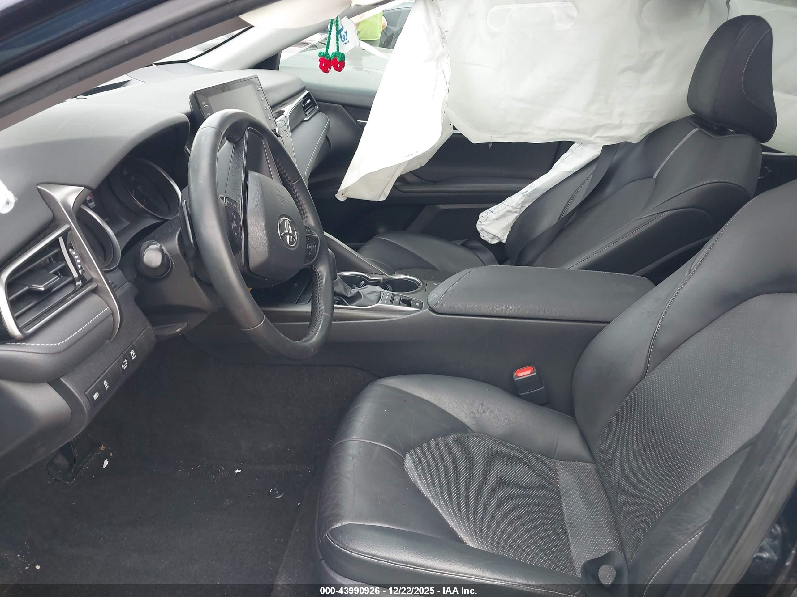 TOYOTA CAMRY image 5