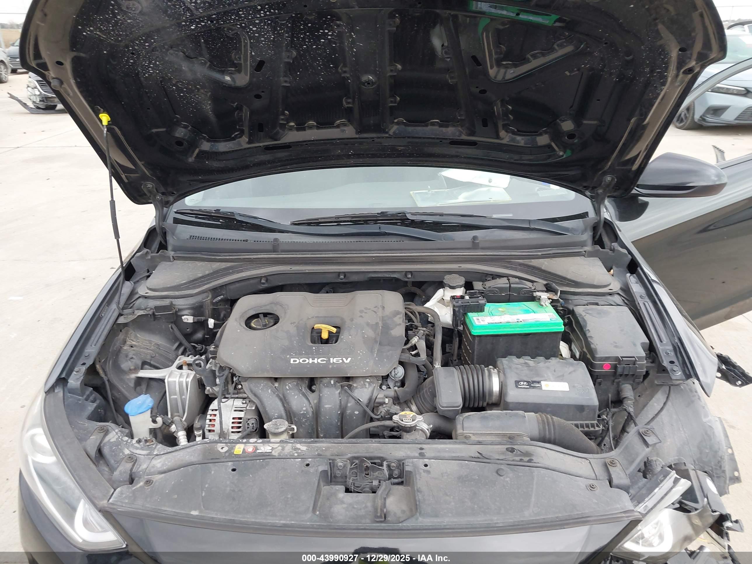 HYUNDAI ELANTRA image 10