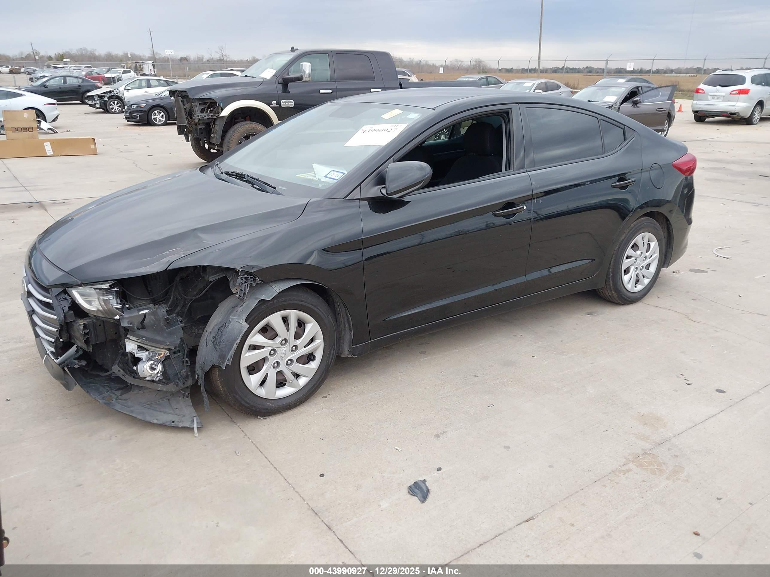 HYUNDAI ELANTRA image 2
