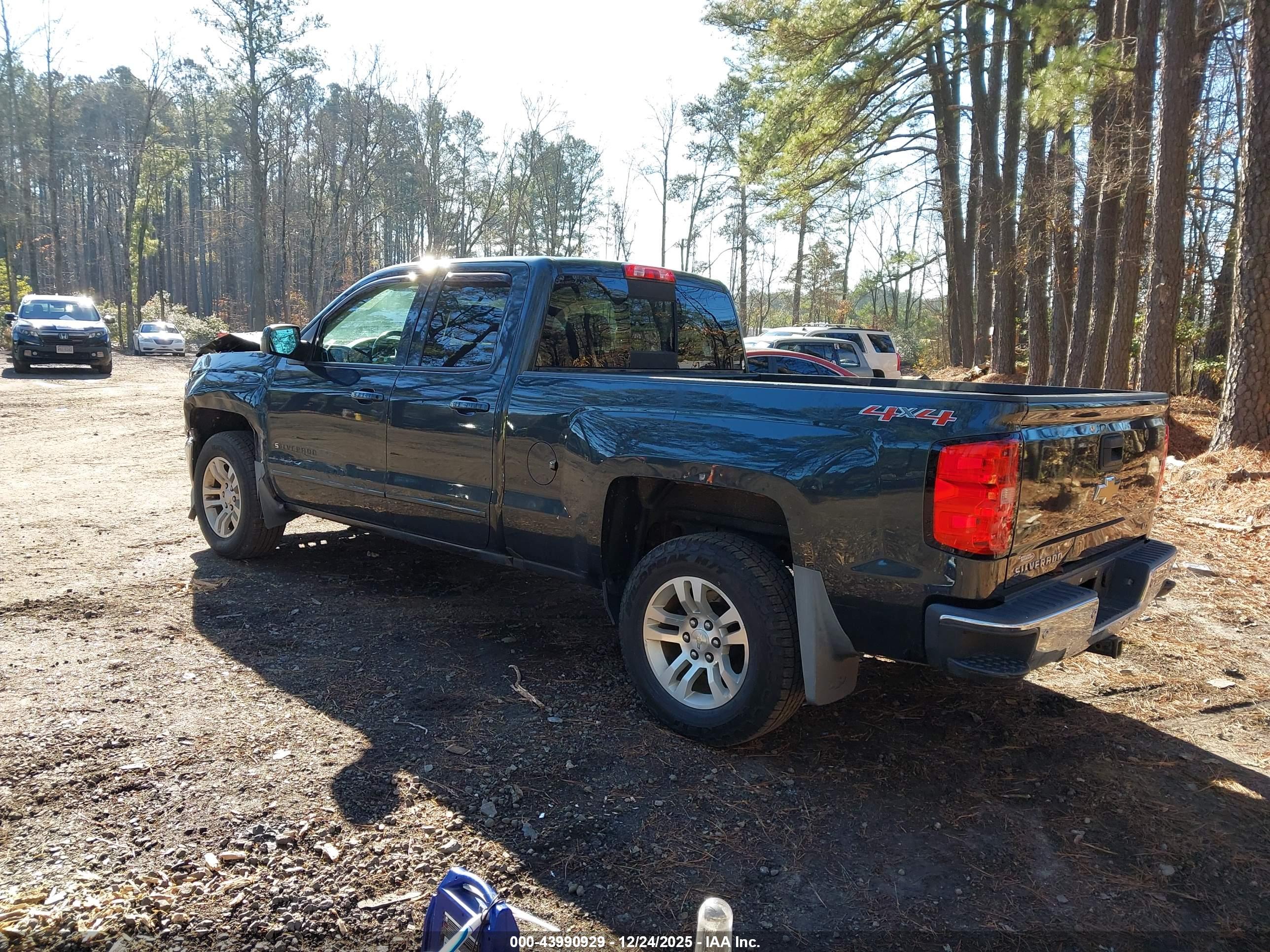 CHEVROLET SILVERADO image 3